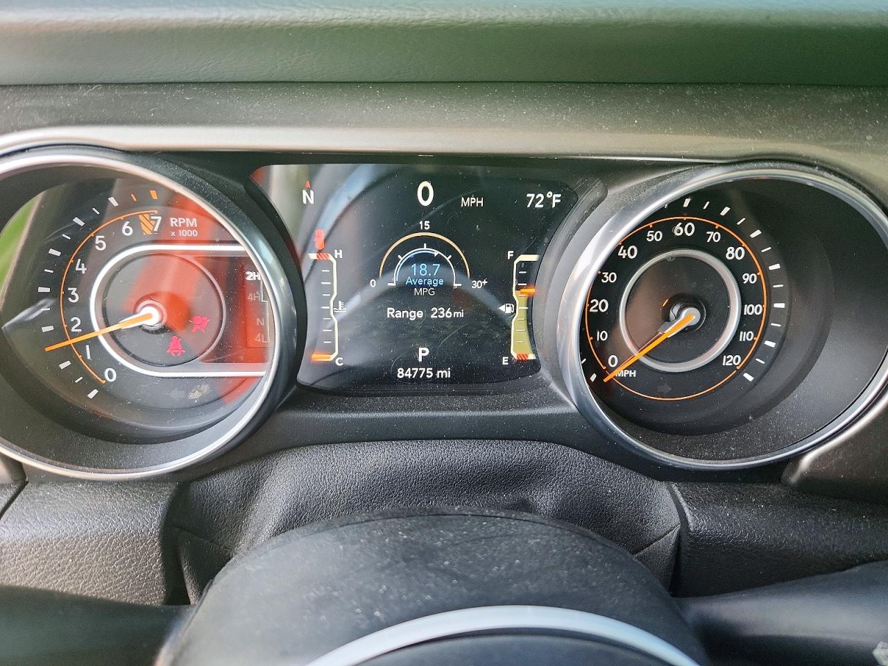 2018 Jeep Wrangler Unlimited Sahara Зеленый vin: 1C4HJXEG7JW278682