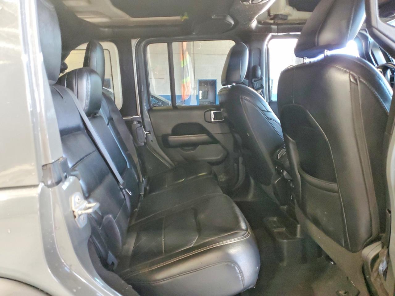 2018 Jeep Wrangler Unlimited Sahara Серый vin: 1C4HJXEG9JW303937