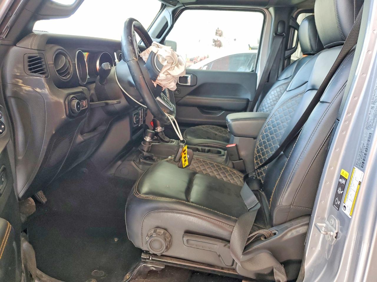 2021 Jeep Wrangler Unlimited Sahara Silver vin: 1C4HJXEG9MW610299