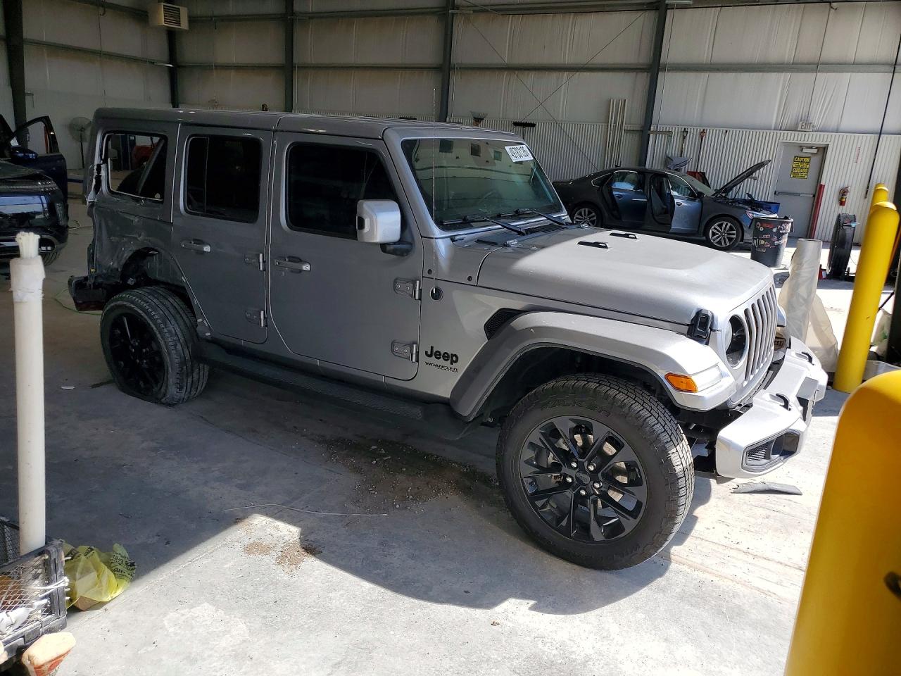 2021 Jeep Wrangler Unlimited Sahara Silver vin: 1C4HJXEG9MW610299