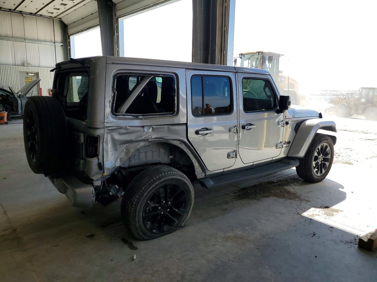 2021 Jeep Wrangler Unlimited Sahara Silver vin: 1C4HJXEG9MW610299