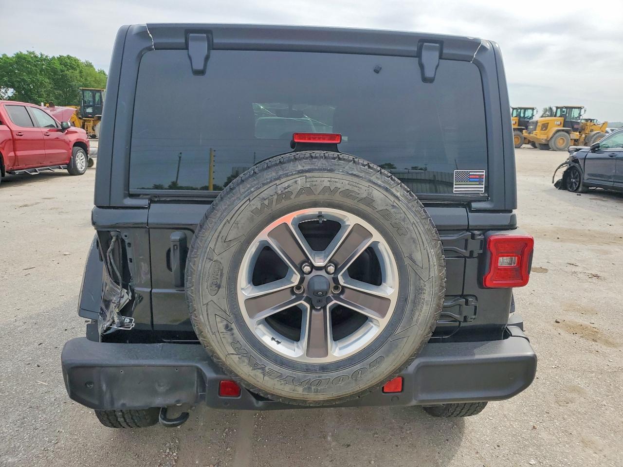2021 Jeep Wrangler Unlimited Sahara Black vin: 1C4HJXEGXMW637558