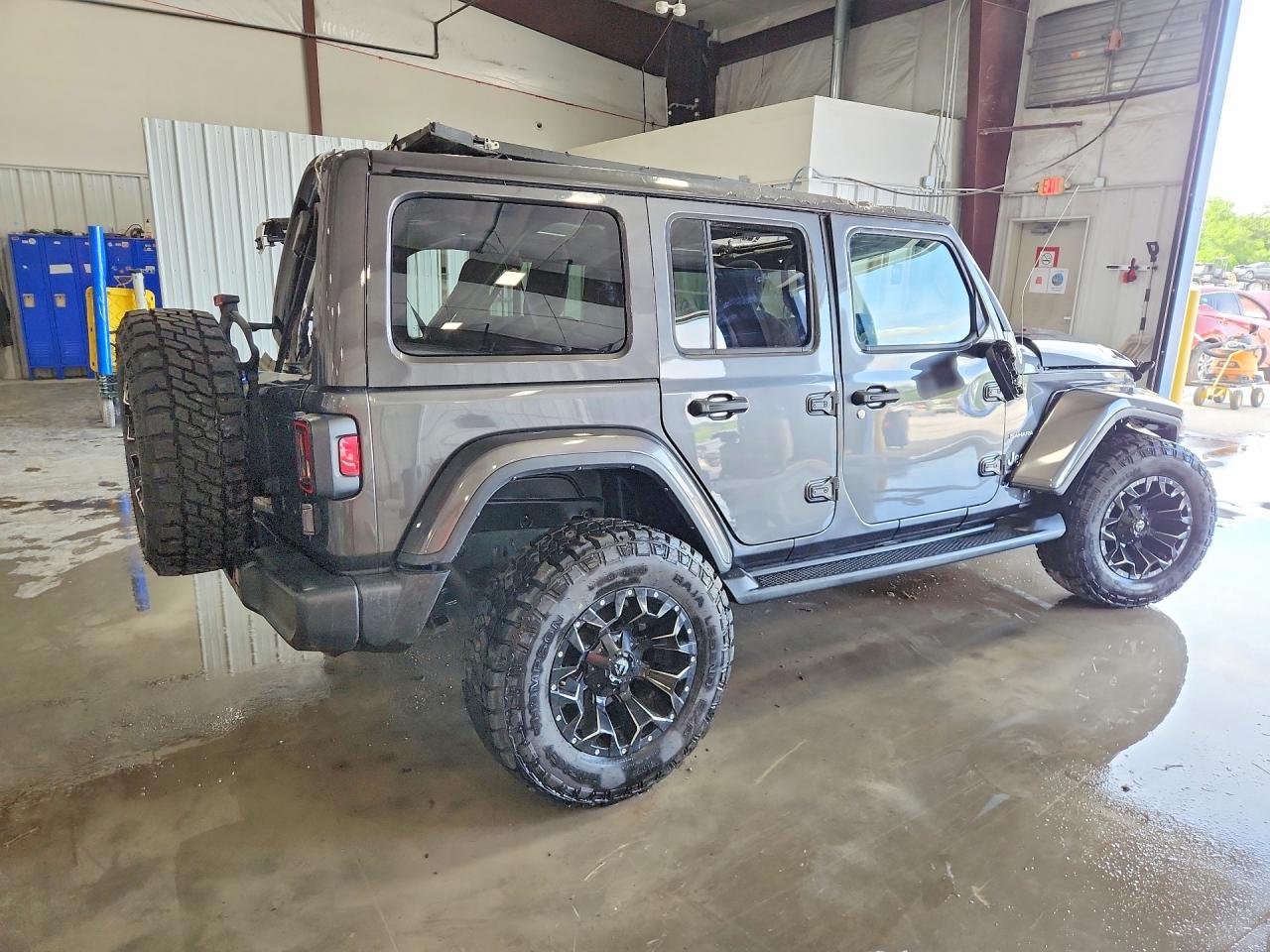 2022 Jeep Wrangler Unlimited Sahara Charcoal vin: 1C4HJXEM7NW209986