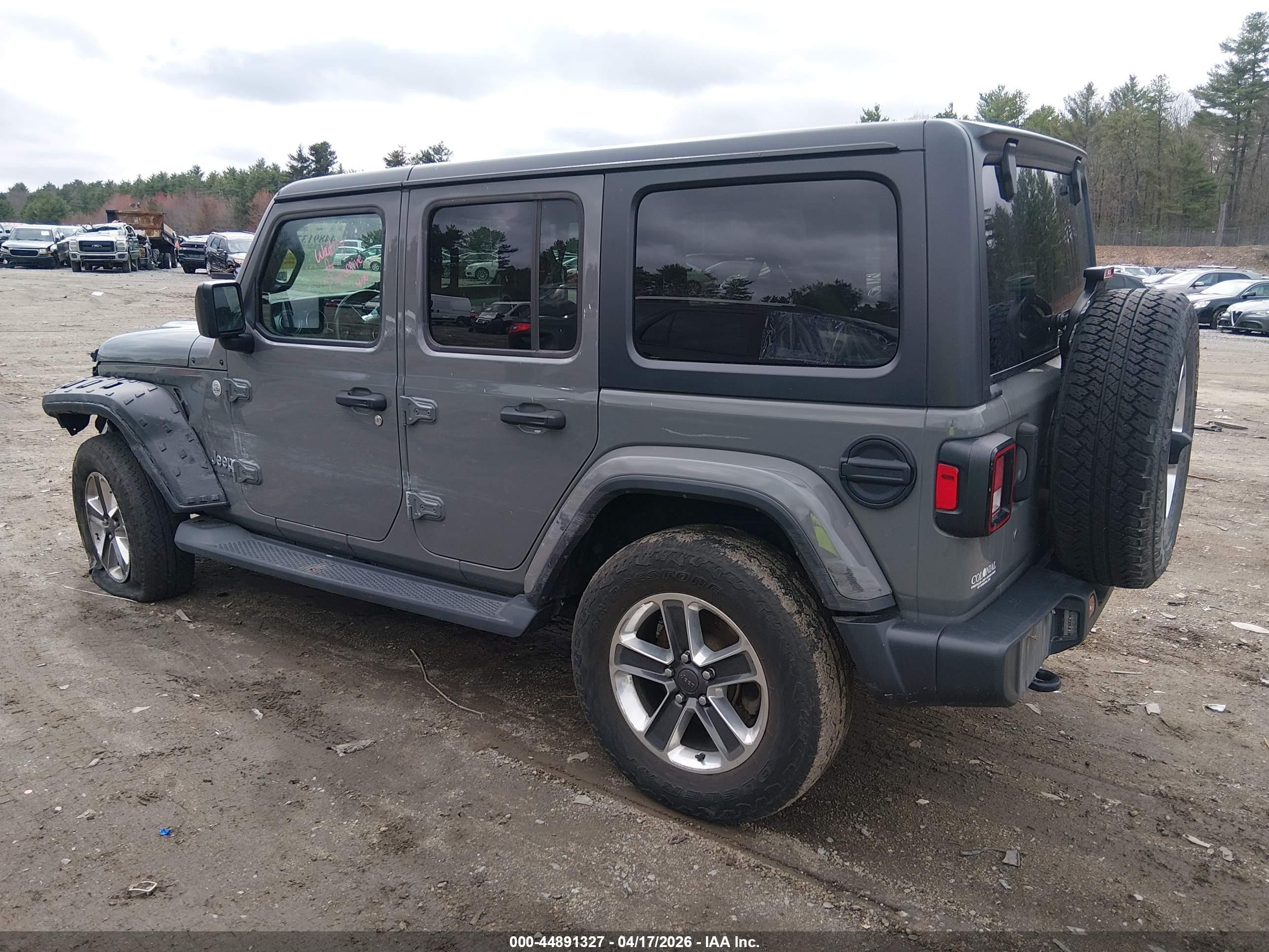 2019 Jeep Wrangler Unlimited Sahara 4x4 Gray vin: 1C4HJXEN0KW512449