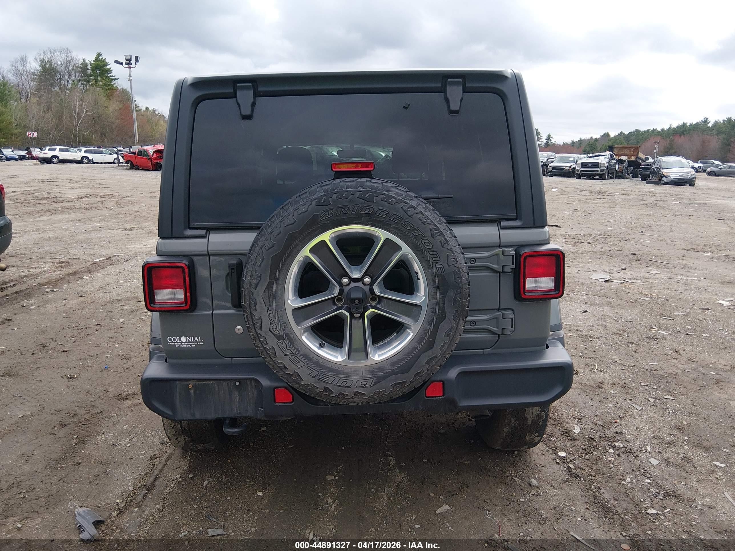 2019 Jeep Wrangler Unlimited Sahara 4x4 Gray vin: 1C4HJXEN0KW512449