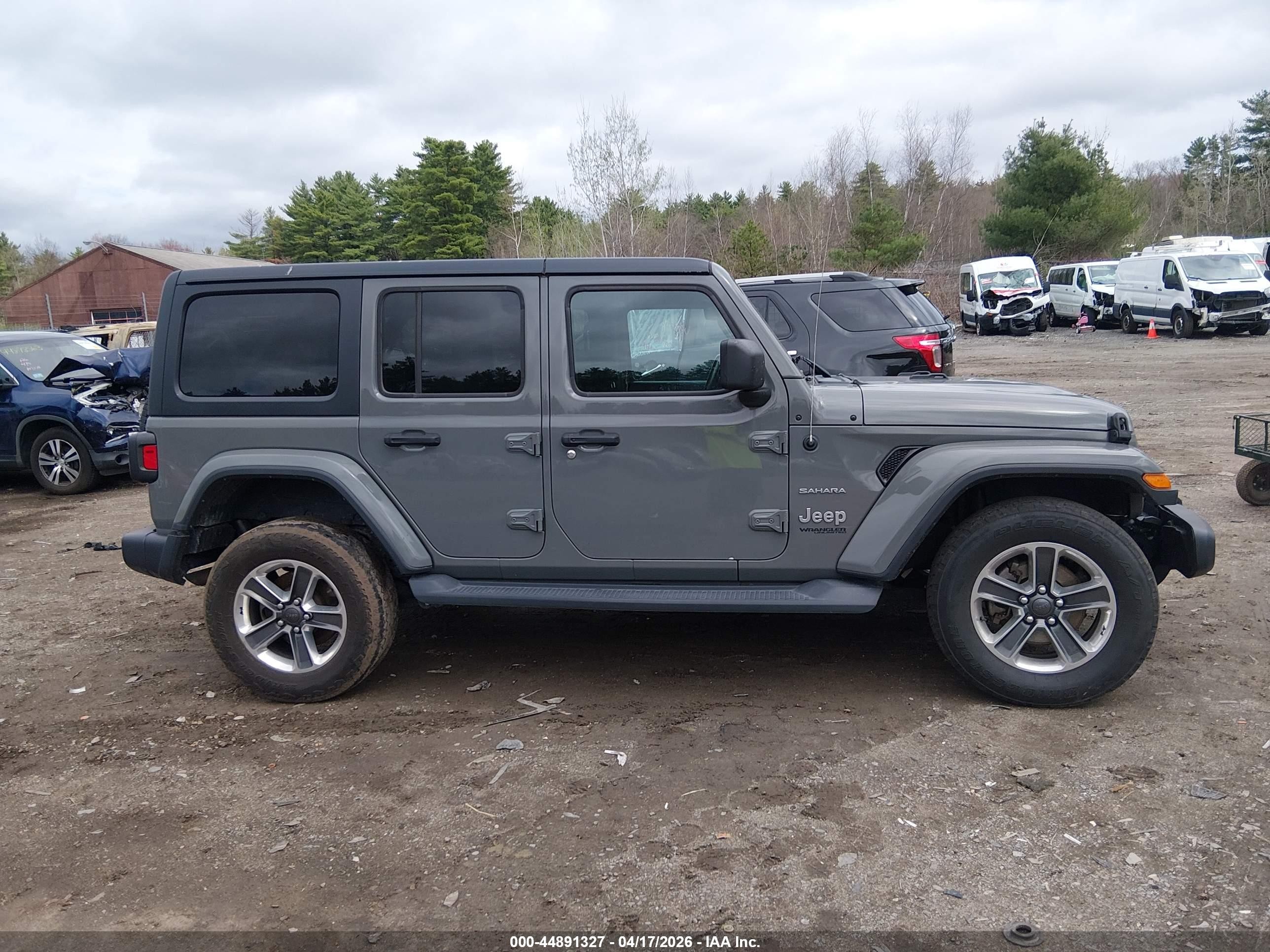 2019 Jeep Wrangler Unlimited Sahara 4x4 Gray vin: 1C4HJXEN0KW512449