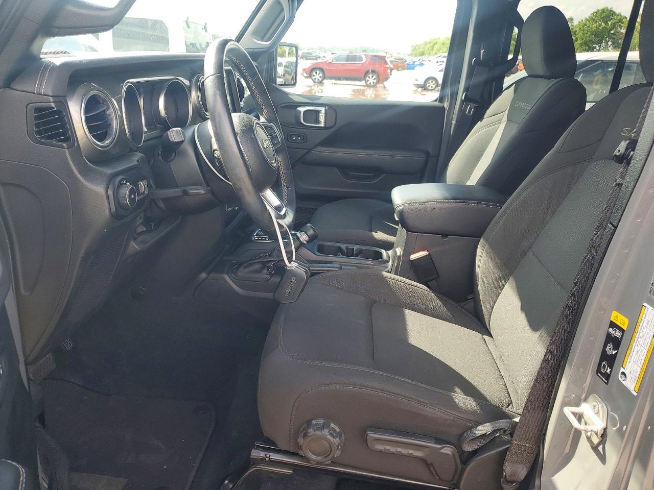 2023 Jeep Wrangler Sahara Silver vin: 1C4HJXEN0PW677098