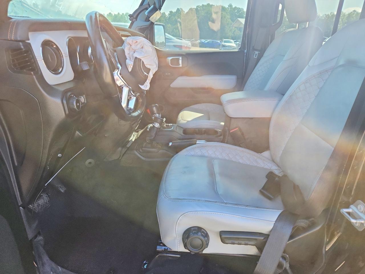 2021 Jeep Wrangler Unlimited Sahara Black vin: 1C4HJXEN3MW854156