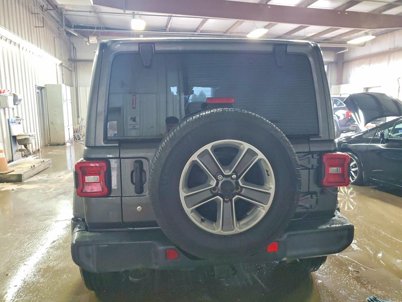 2020 Jeep Wrangler Unlimited Sahara Gray vin: 1C4HJXEN4LW223074
