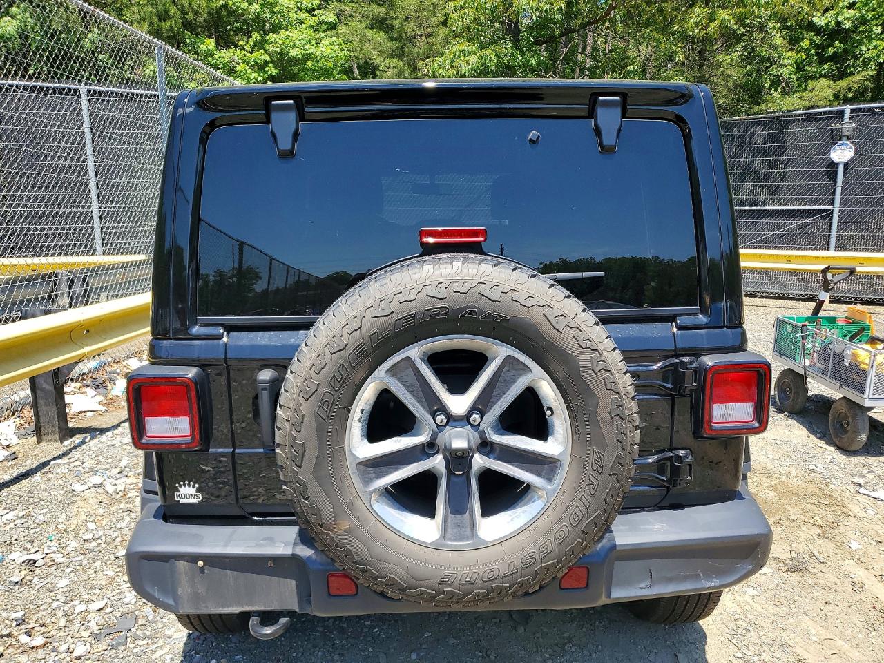 2021 Jeep Wrangler Unlimited Sahara Black vin: 1C4HJXEN4MW585536