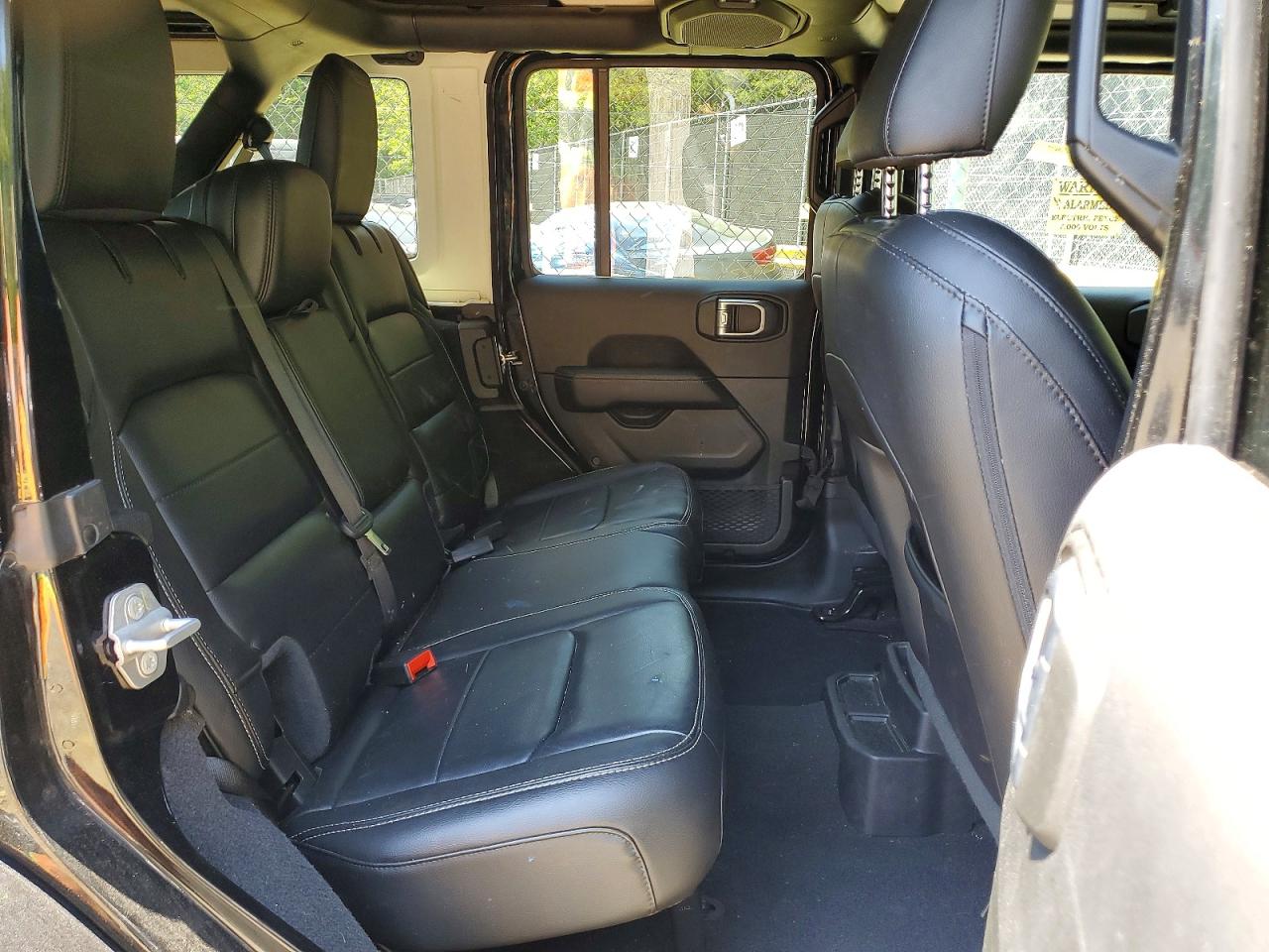 2021 Jeep Wrangler Unlimited Sahara Black vin: 1C4HJXEN4MW585536