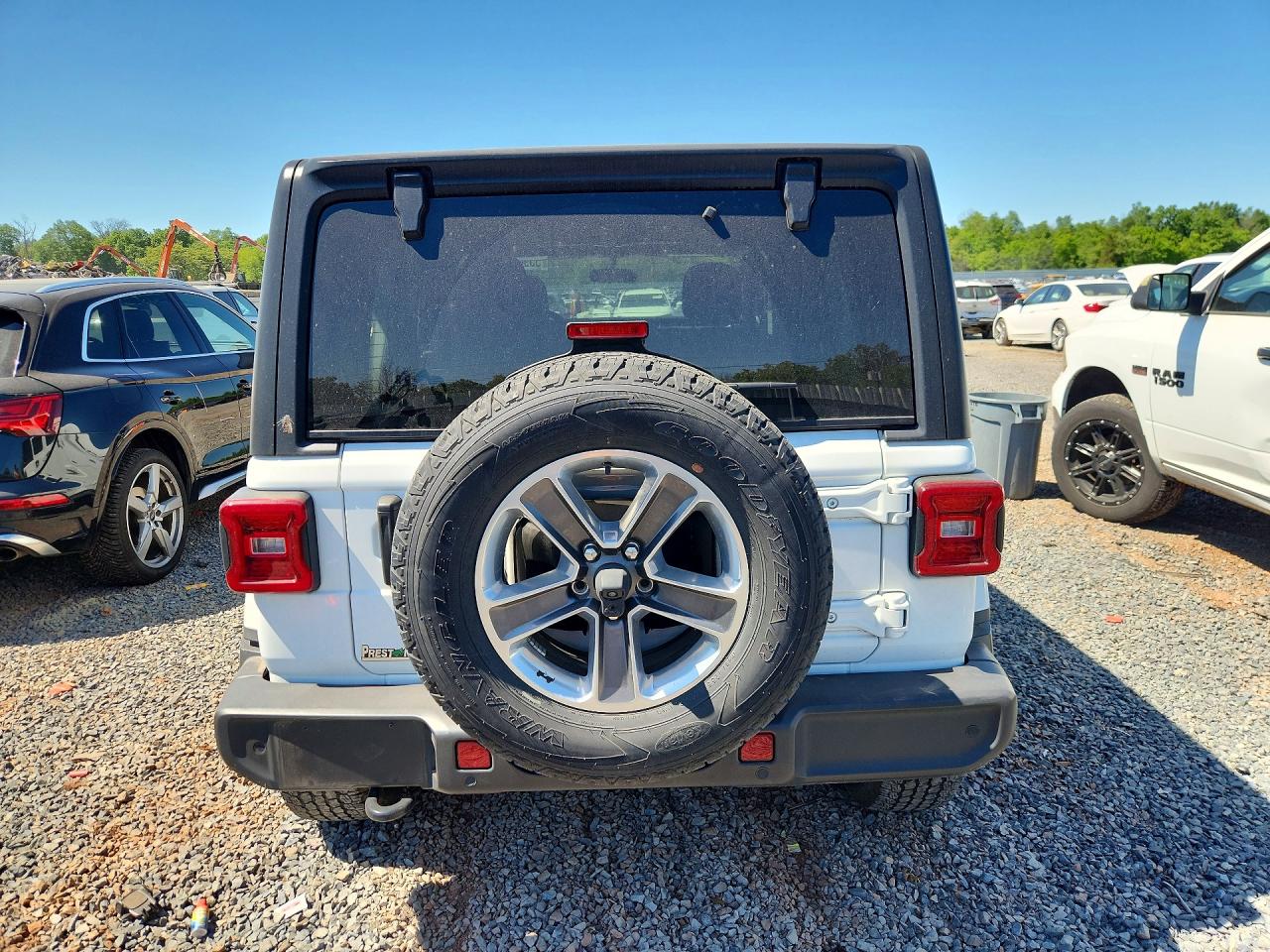 2021 Jeep Wrangler Unlimited Sahara White vin: 1C4HJXEN4MW701897