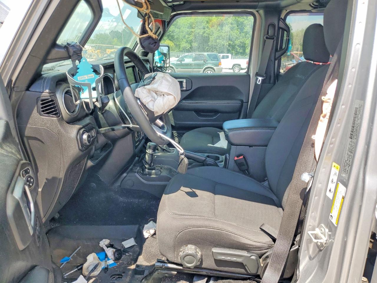 2019 Jeep Wrangler Unlimited Sahara Silver vin: 1C4HJXEN5KW687862