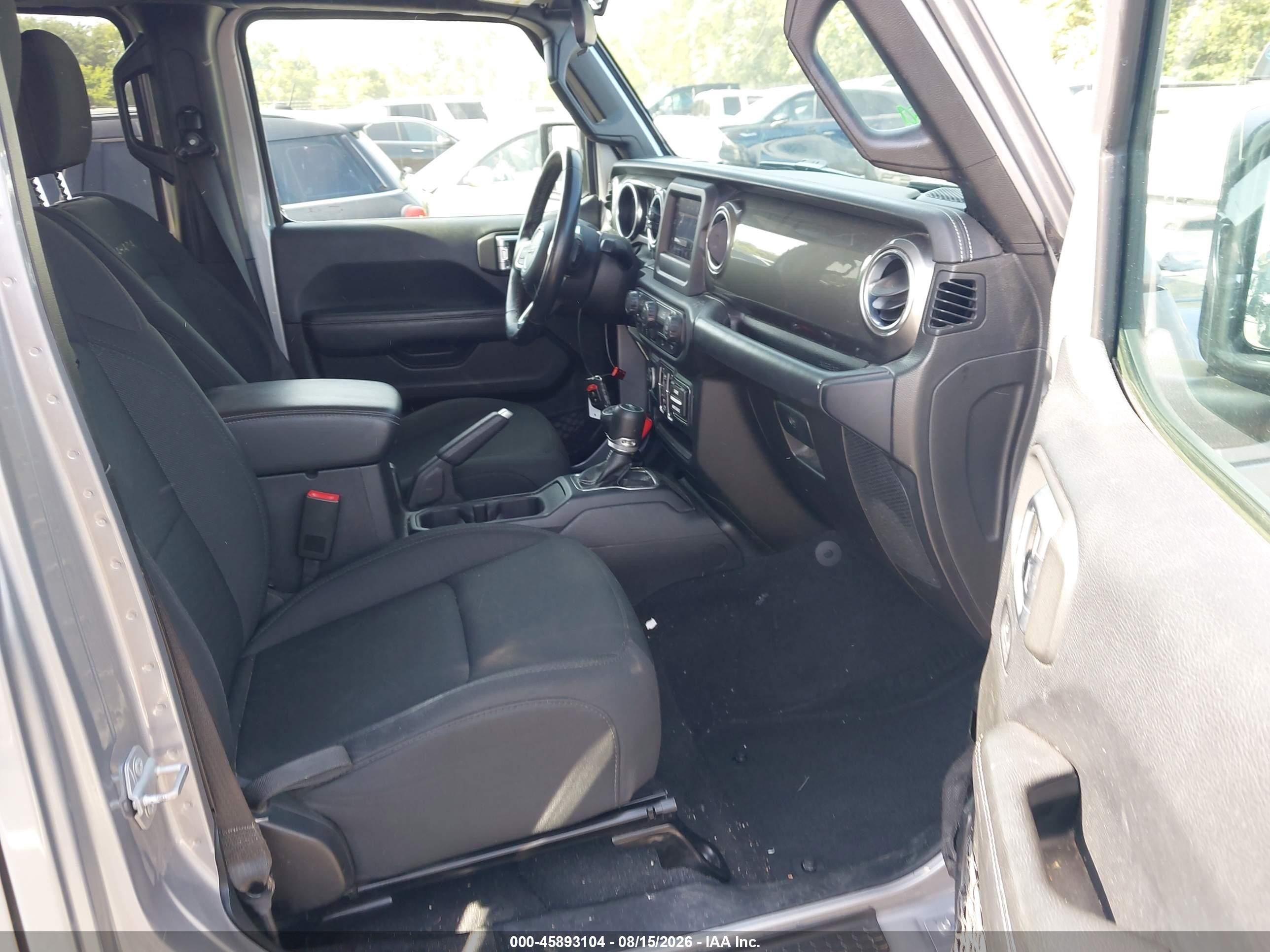2019 Jeep Wrangler Unlimited Sahara 4x4 Silver vin: 1C4HJXEN6KW567245