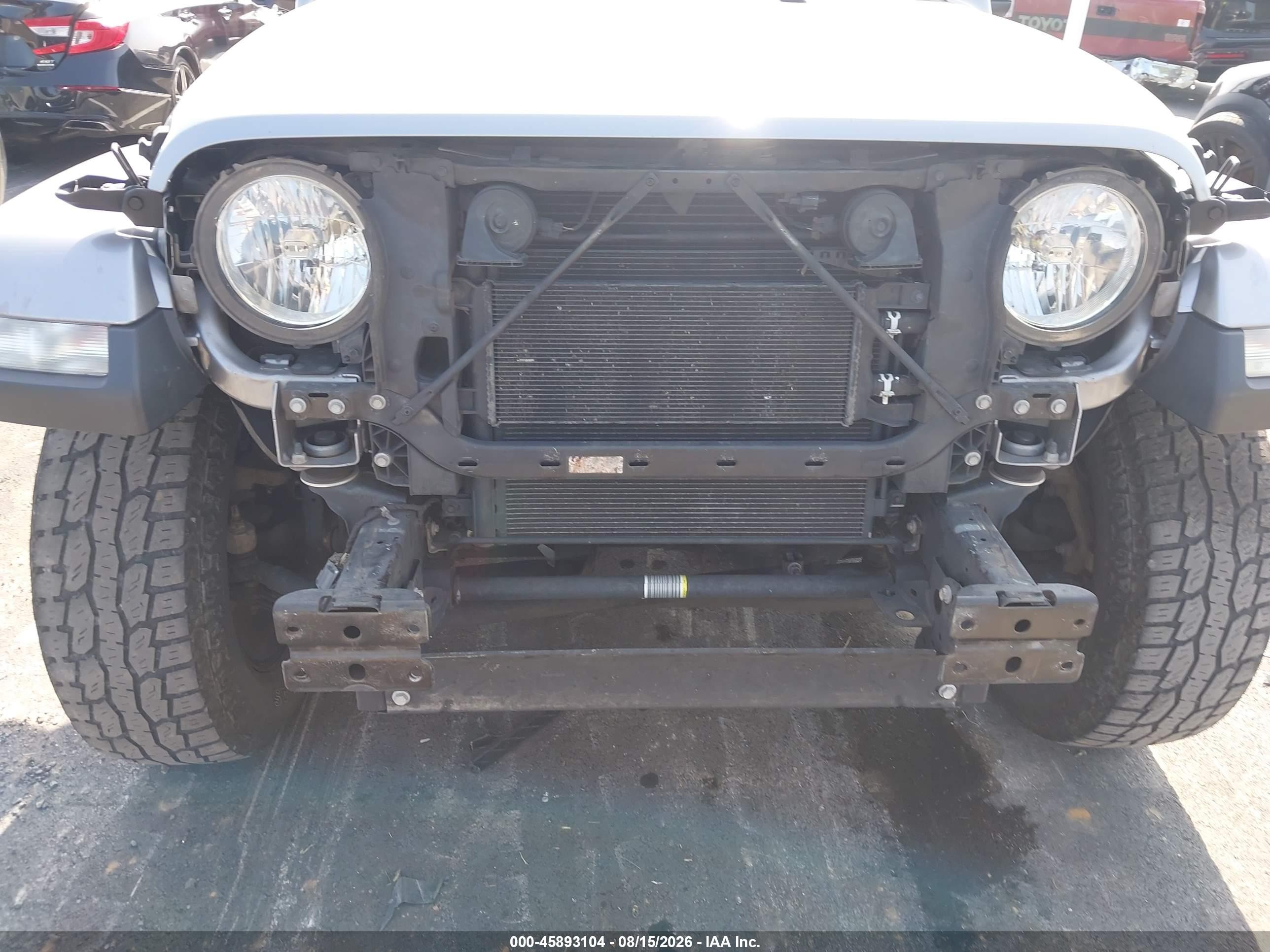 2019 Jeep Wrangler Unlimited Sahara 4x4 Silver vin: 1C4HJXEN6KW567245