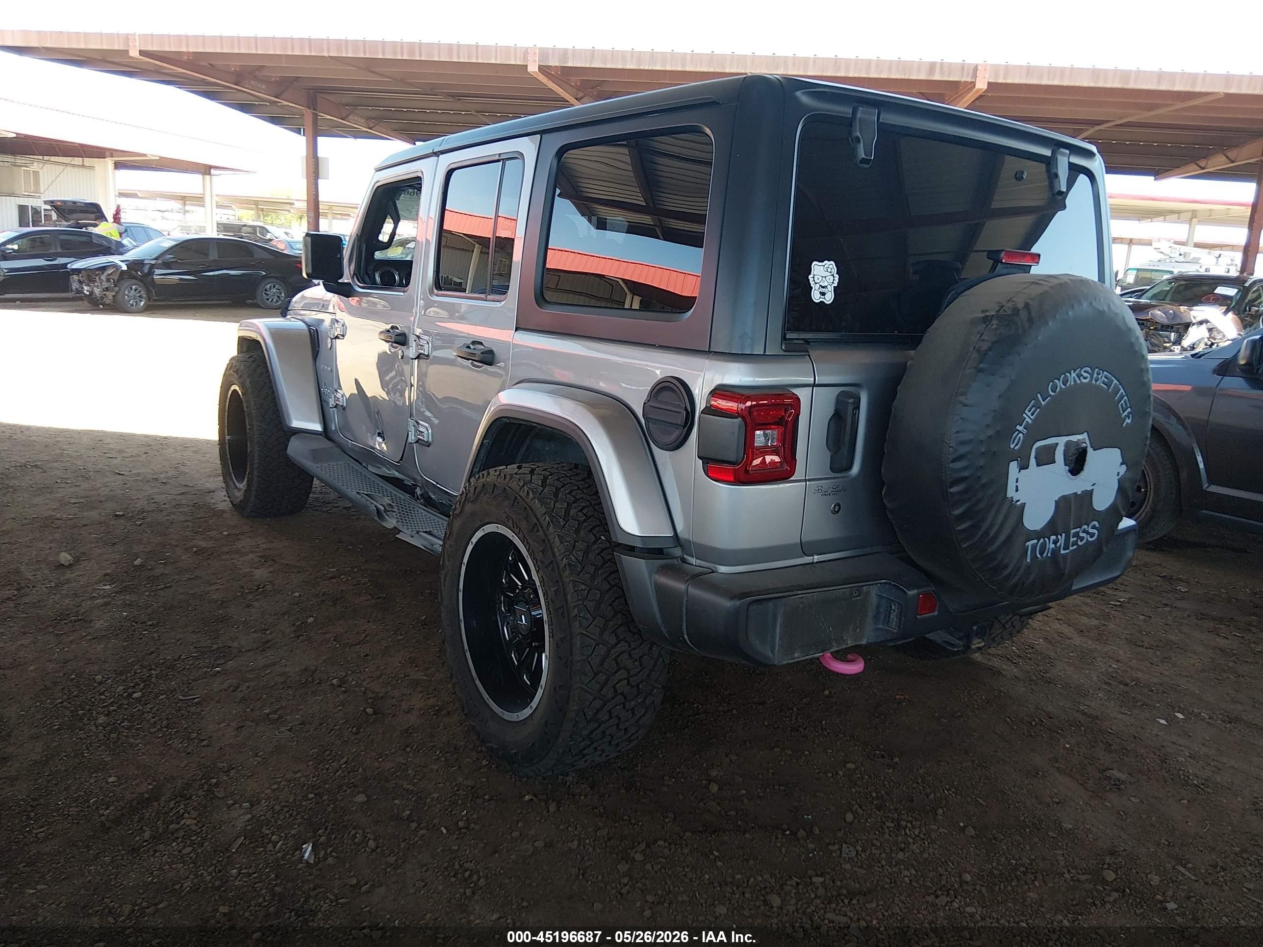 2020 Jeep Wrangler Unlimited Sahara 4x4 Серебряный vin: 1C4HJXEN6LW153545