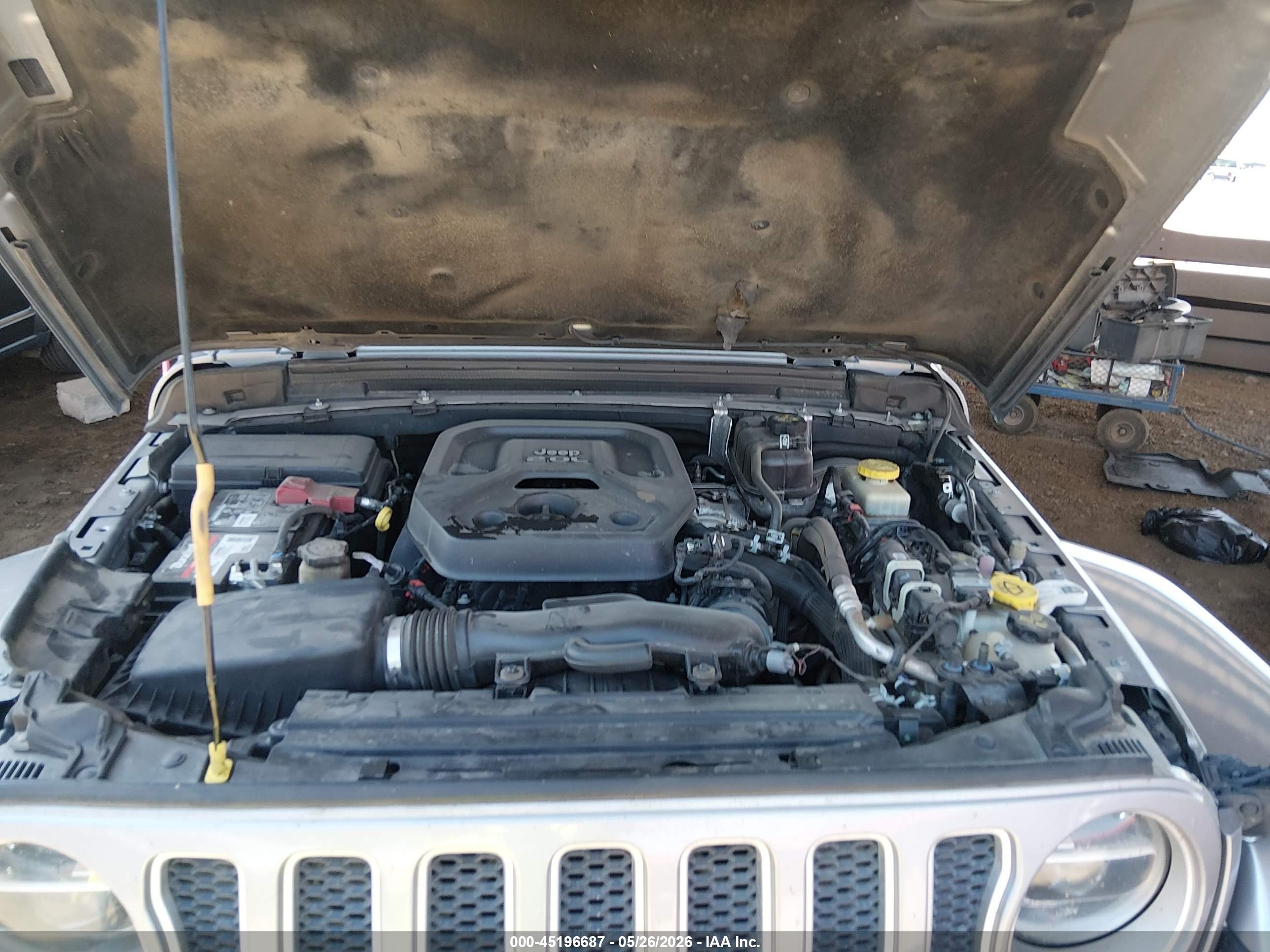 2020 Jeep Wrangler Unlimited Sahara 4x4 Серебряный vin: 1C4HJXEN6LW153545