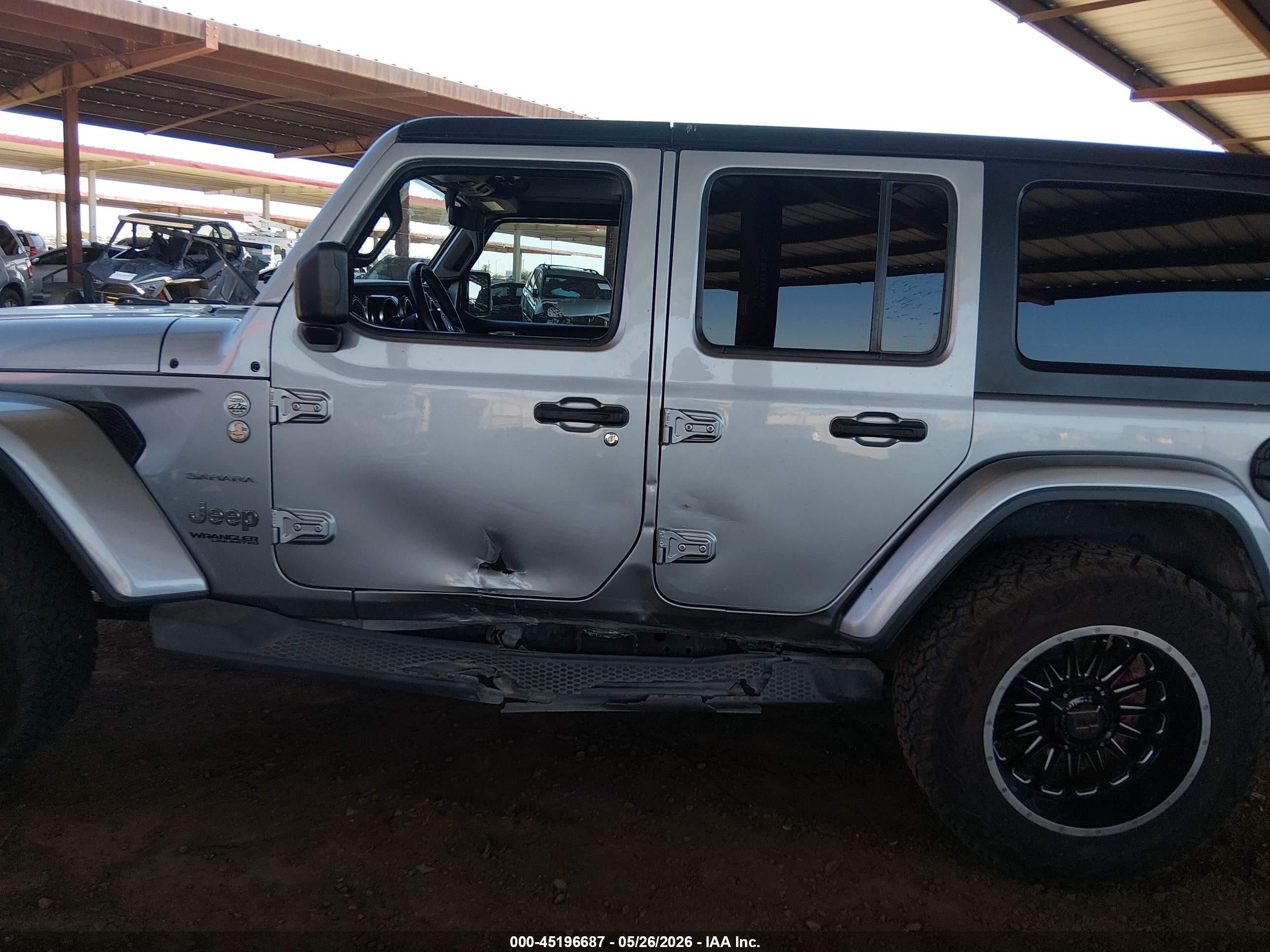 2020 Jeep Wrangler Unlimited Sahara 4x4 Серебряный vin: 1C4HJXEN6LW153545