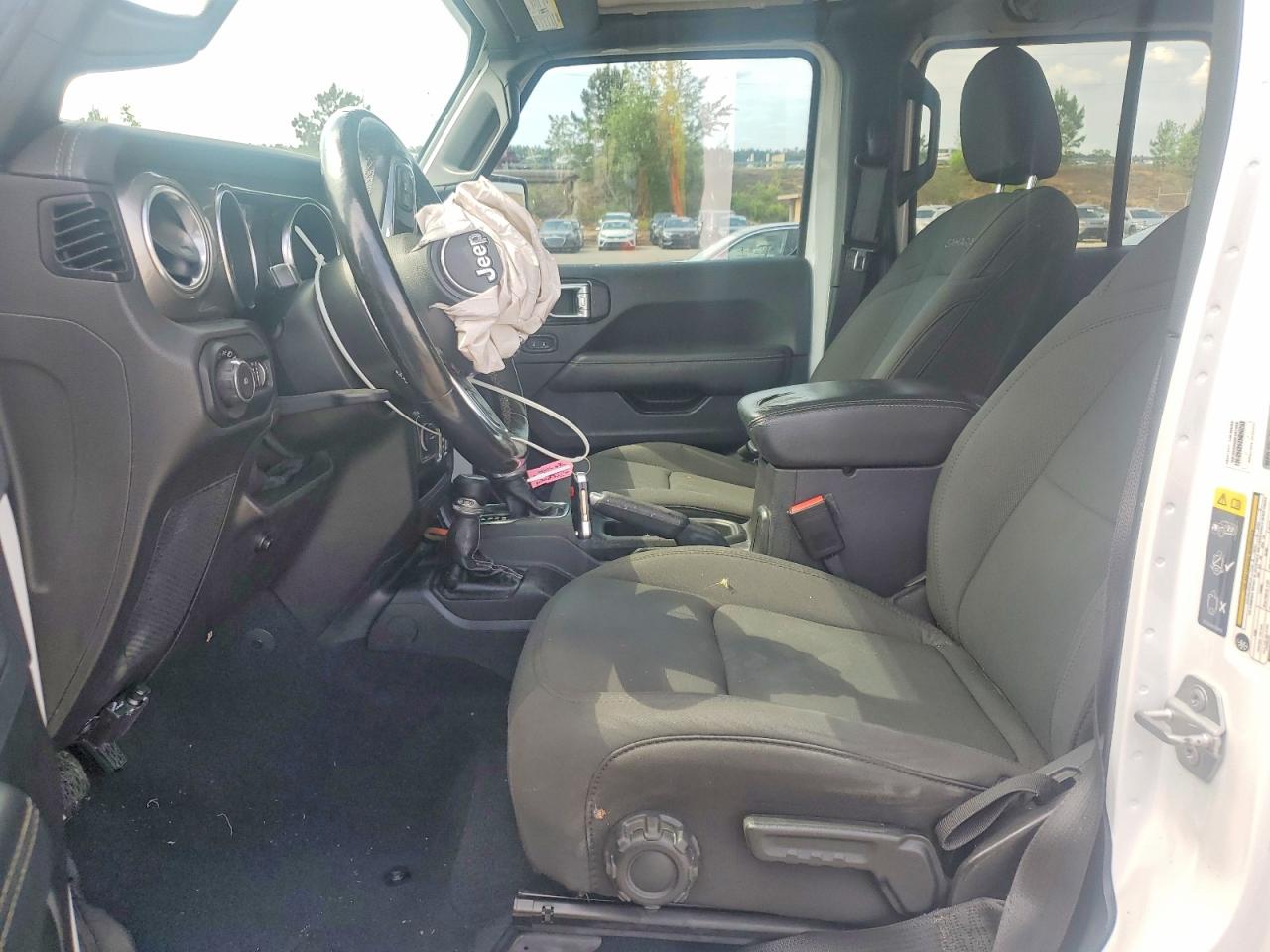 2021 Jeep Wrangler Unlimited Sahara White vin: 1C4HJXEN6MW679384