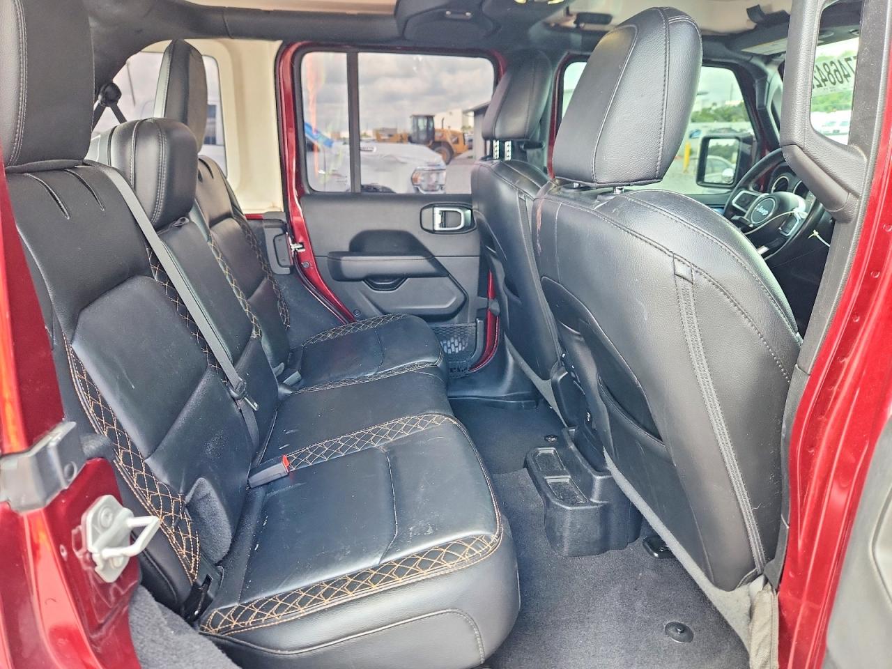 2021 Jeep Wrangler Unlimited Sahara Red vin: 1C4HJXEN6MW692586