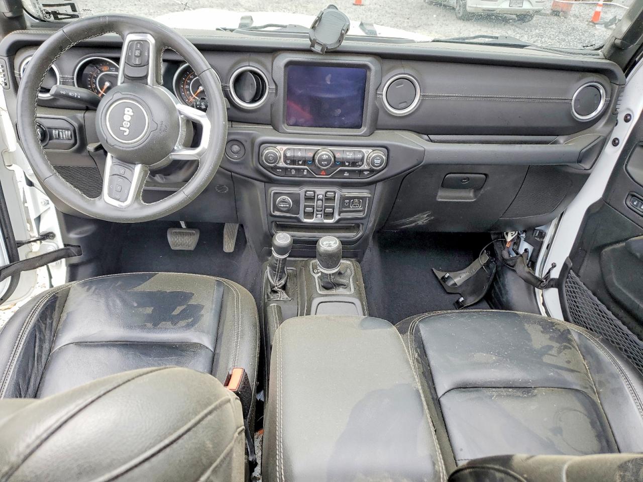 2022 Jeep Wrangler Unlimited Sahara White vin: 1C4HJXEN6NW246388