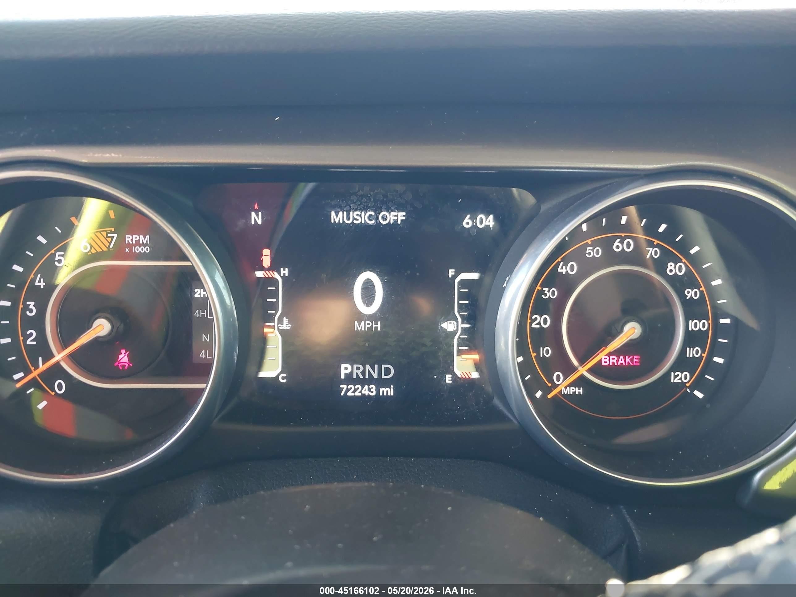 2018 Jeep Wrangler Unlimited Sahara 4x4 White vin: 1C4HJXEN7JW220103