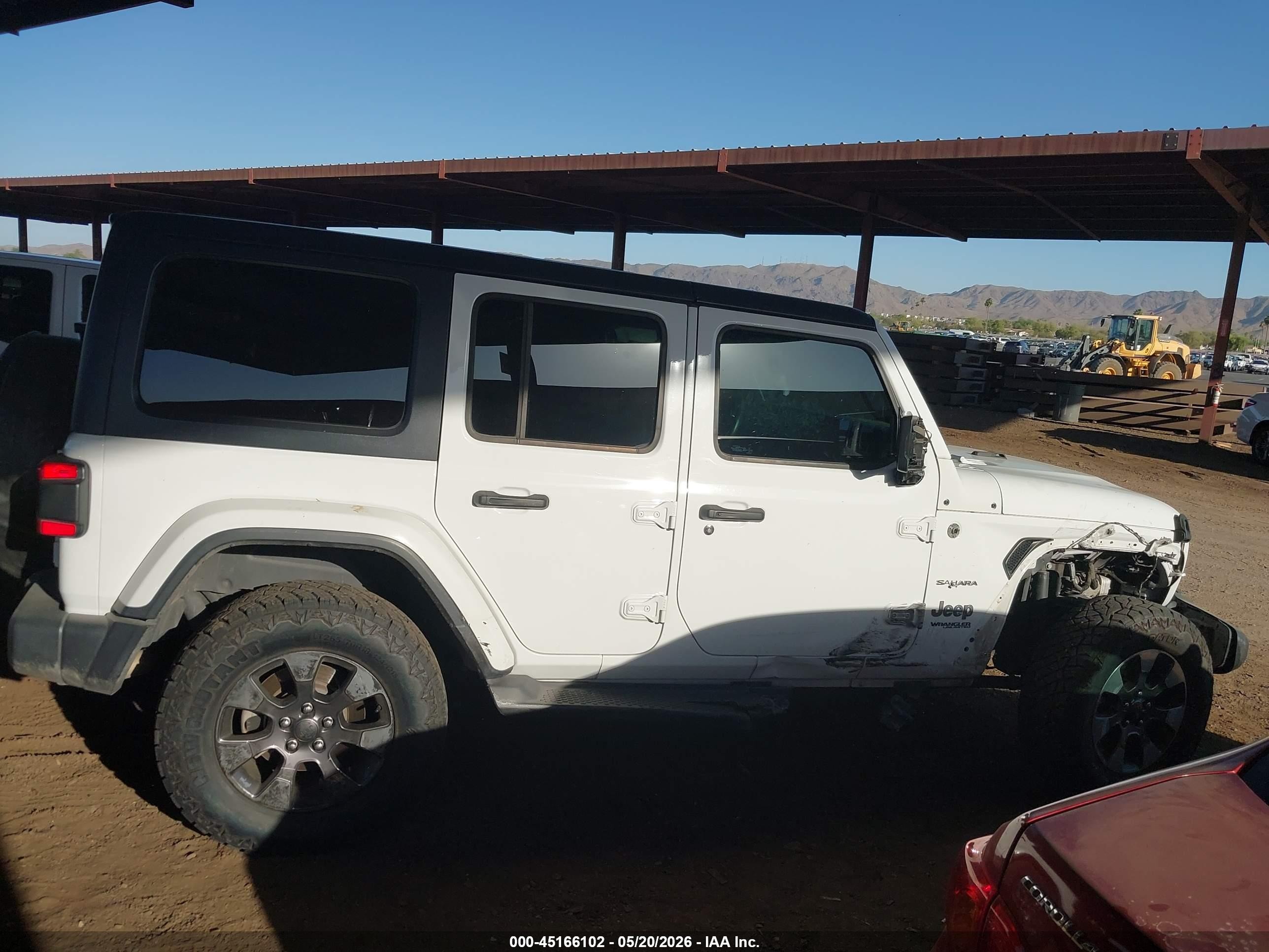 2018 Jeep Wrangler Unlimited Sahara 4x4 White vin: 1C4HJXEN7JW220103