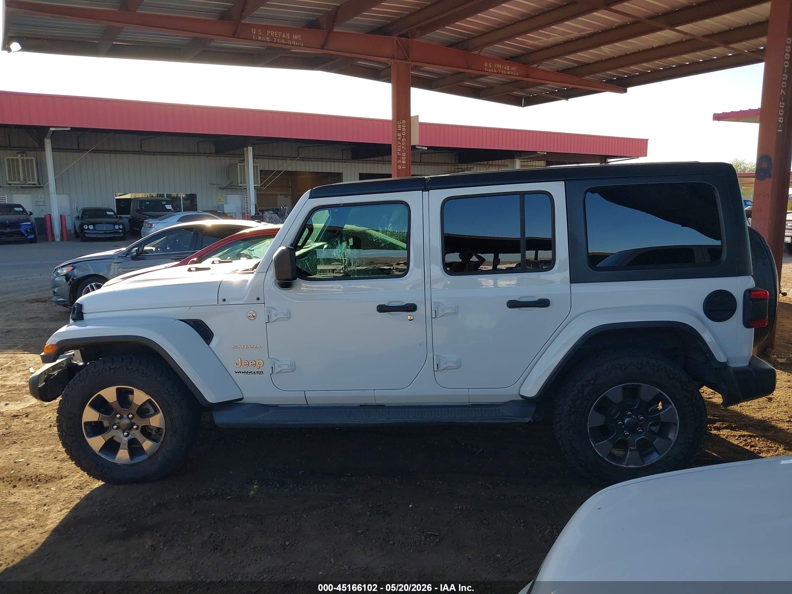 2018 Jeep Wrangler Unlimited Sahara 4x4 White vin: 1C4HJXEN7JW220103