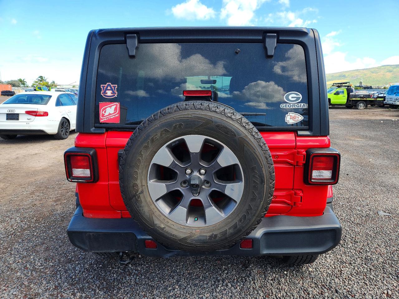 2018 Jeep Wrangler Unlimited Sahara Red vin: 1C4HJXEN9JW332899