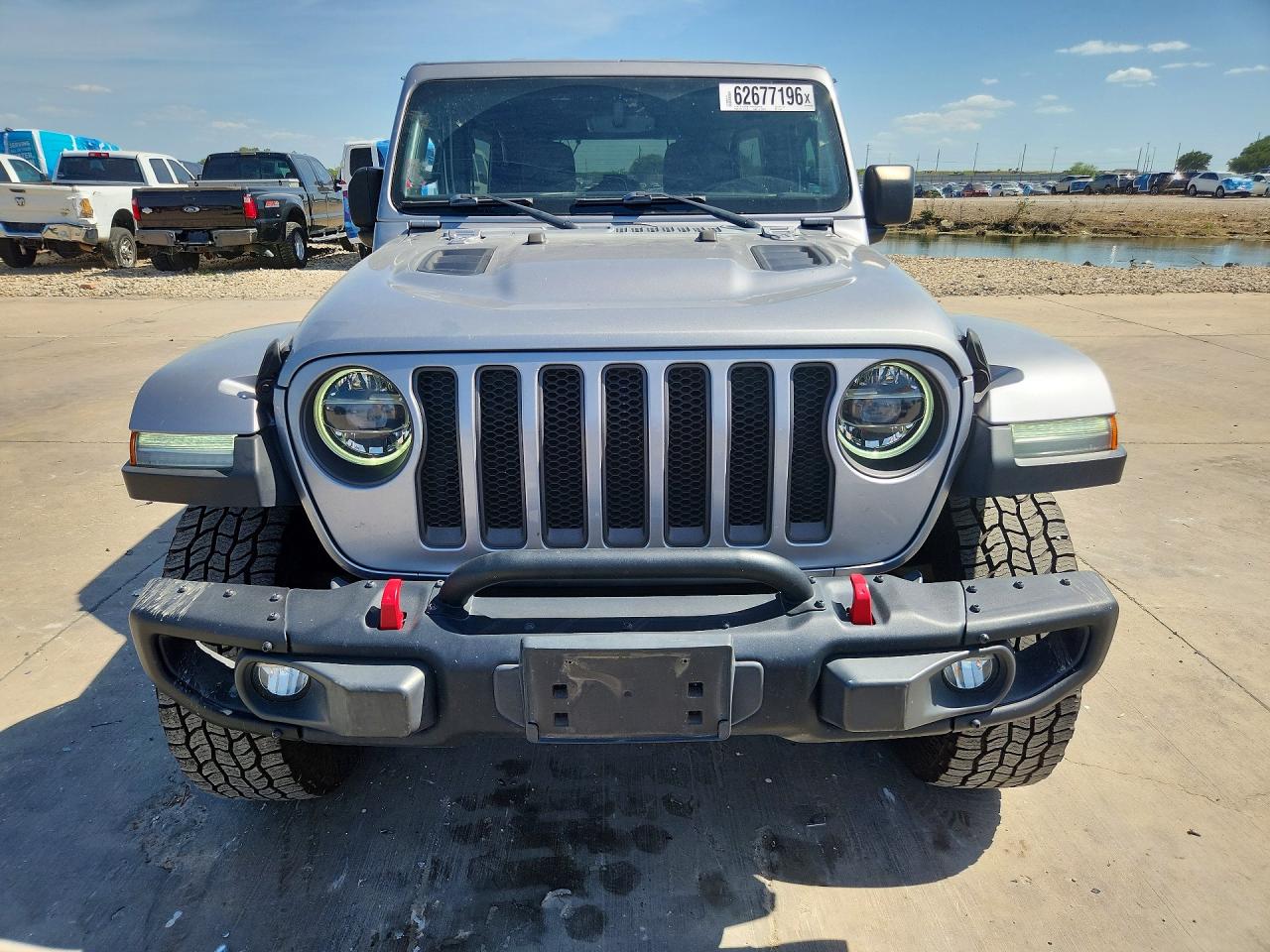 2018 Jeep Wrangler Unlimited Rubicon Silver vin: 1C4HJXFG0JW191527