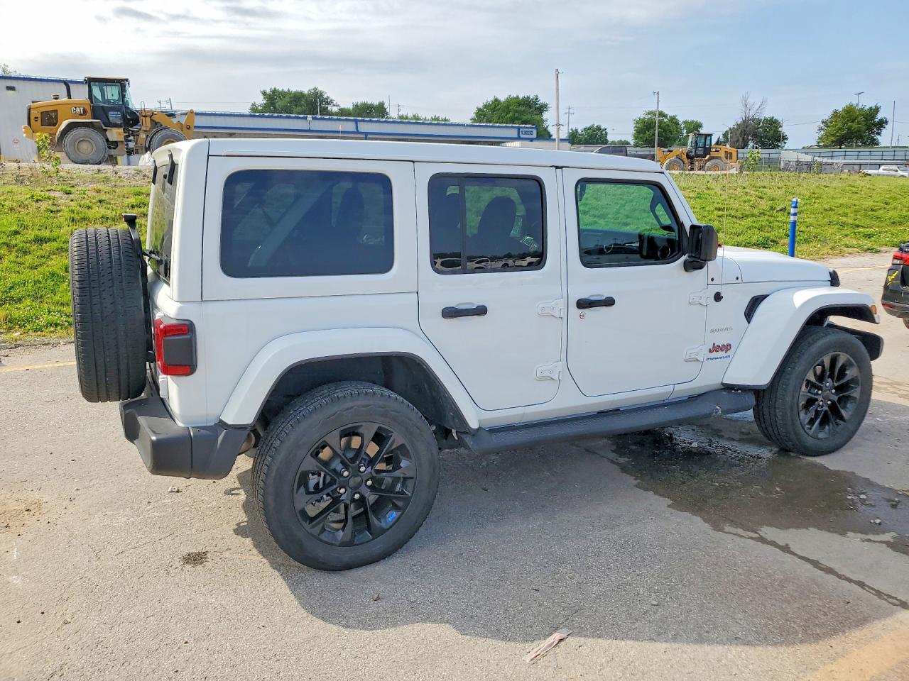 2023 Jeep Wrangler Sahara 4xe White vin: 1C4JJXP60PW515298