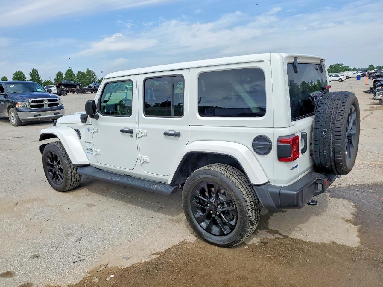 2021 Jeep Wrangler Unlimited Sahara 4xe Белый vin: 1C4JJXP61MW857211