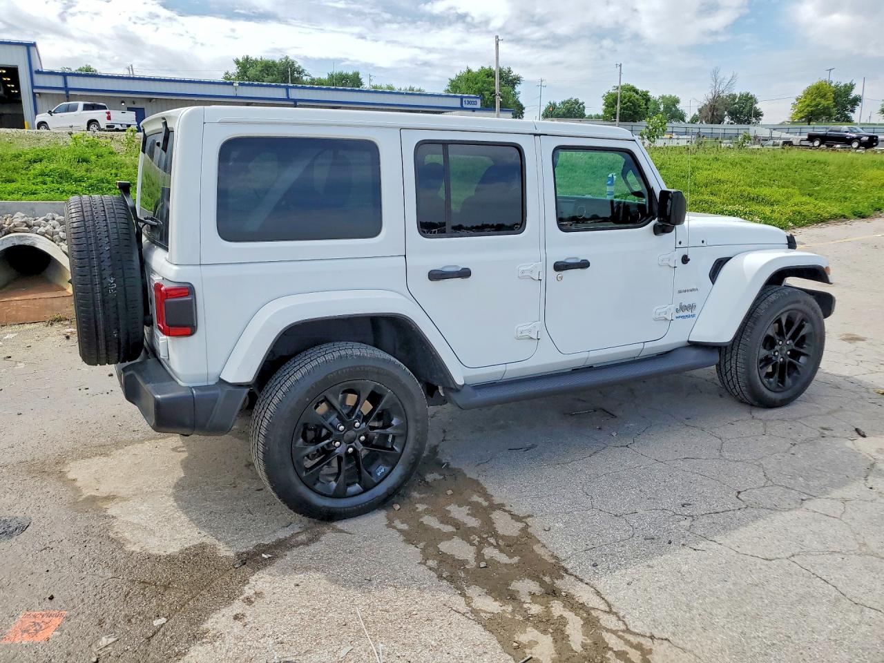 2021 Jeep Wrangler Unlimited Sahara 4xe Белый vin: 1C4JJXP61MW857211