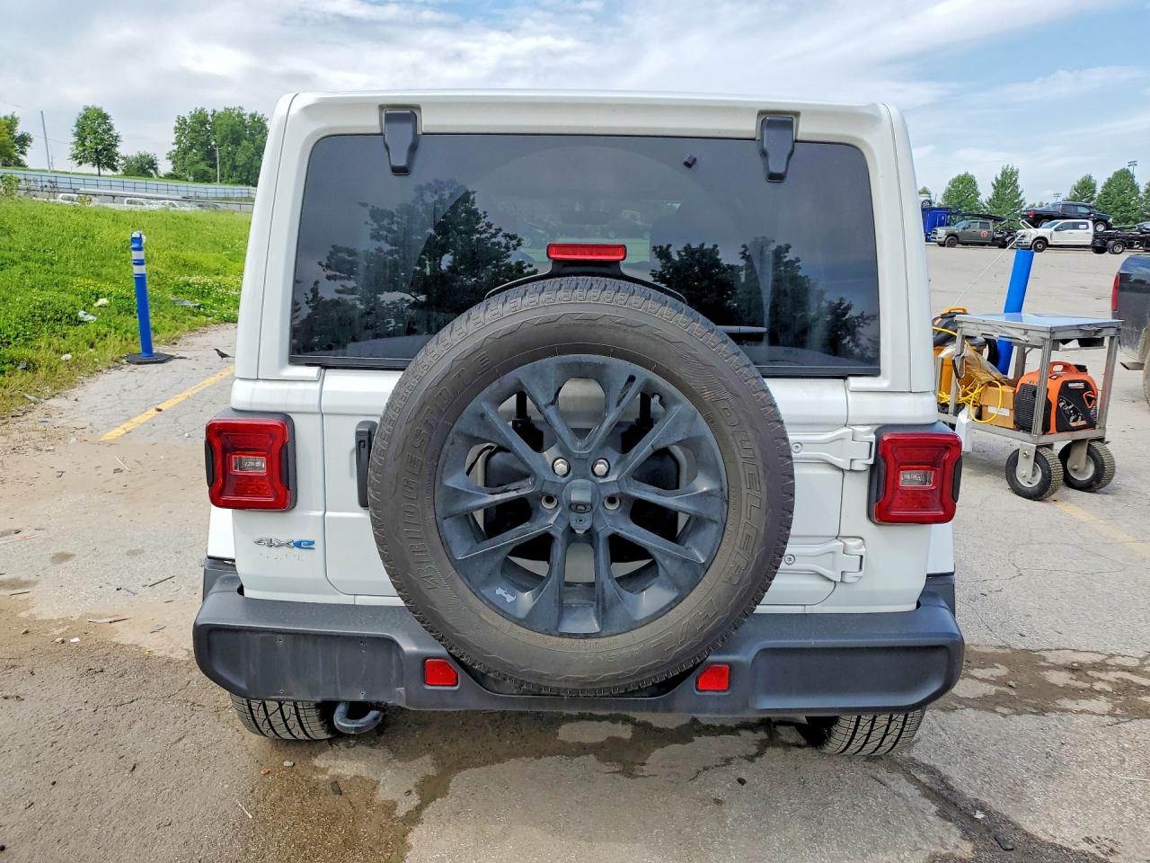 2021 Jeep Wrangler Unlimited Sahara 4xe Белый vin: 1C4JJXP61MW857211