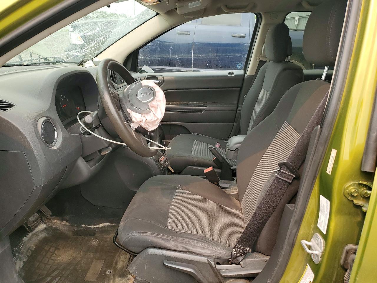 2012 Jeep Compass Зеленый vin: 1C4NJCABXCD615284
