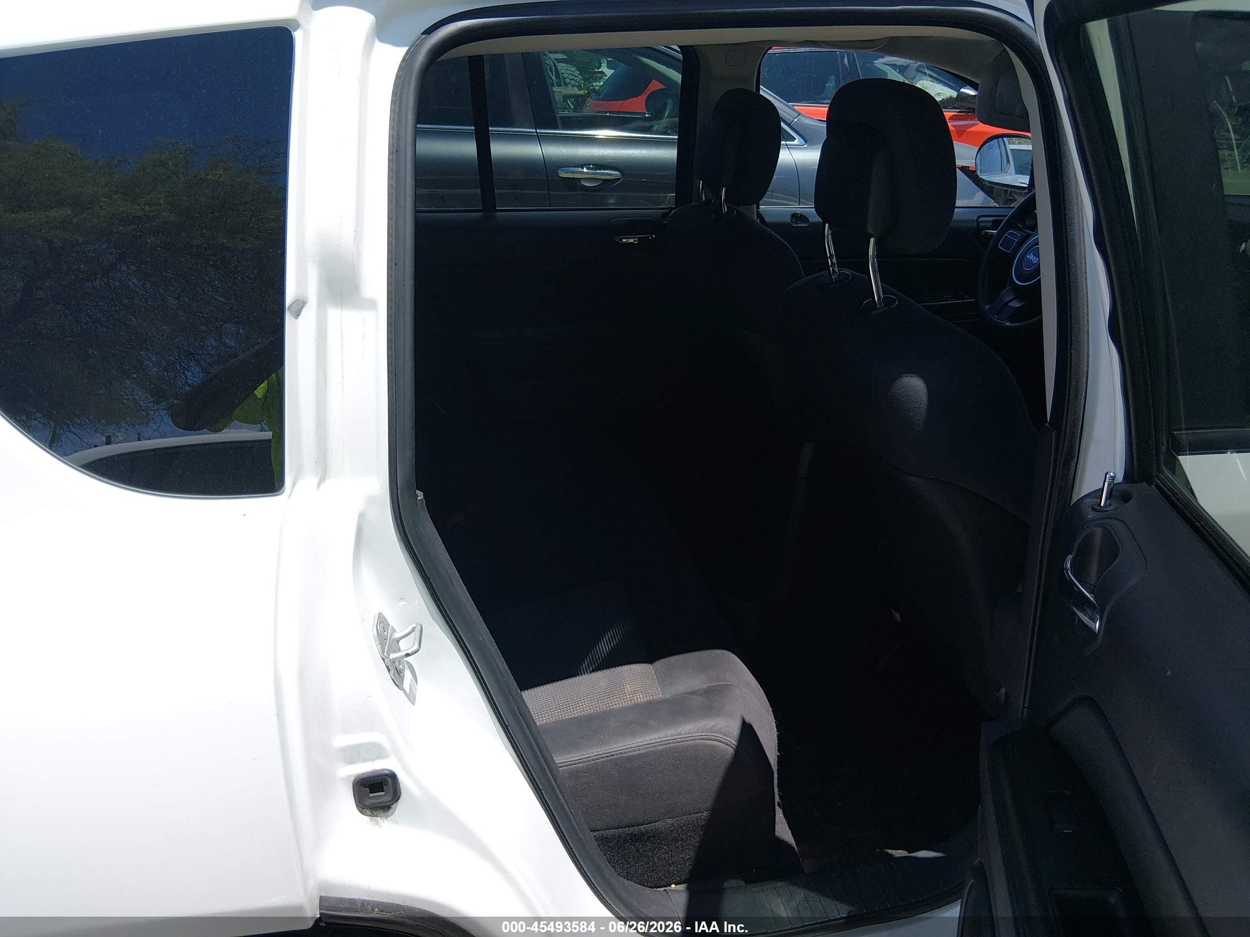 2012 Jeep Compass Sport White vin: 1C4NJCBA0CD606065