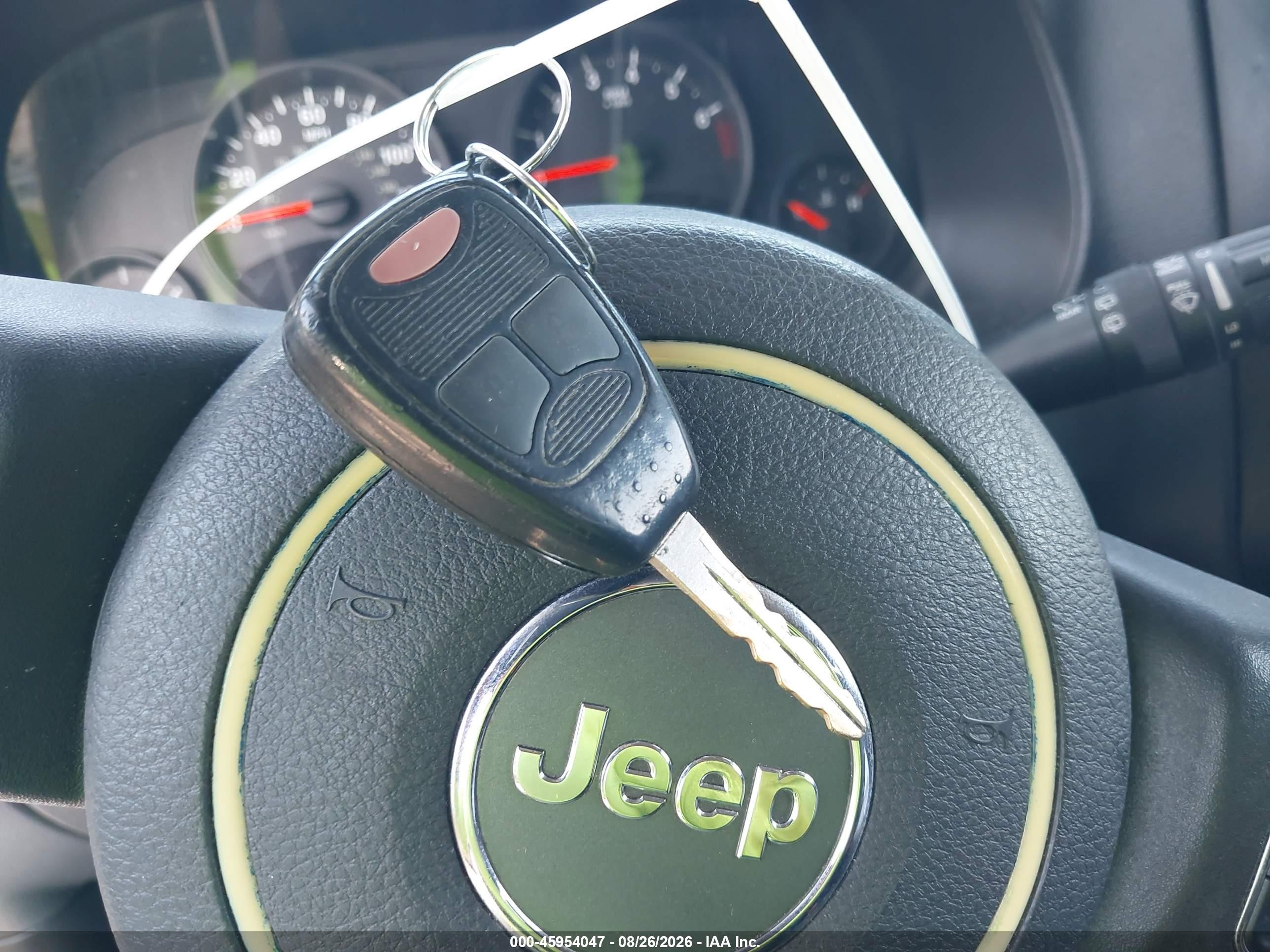 2012 Jeep Compass Sport Серебряный vin: 1C4NJCBA0CD620225