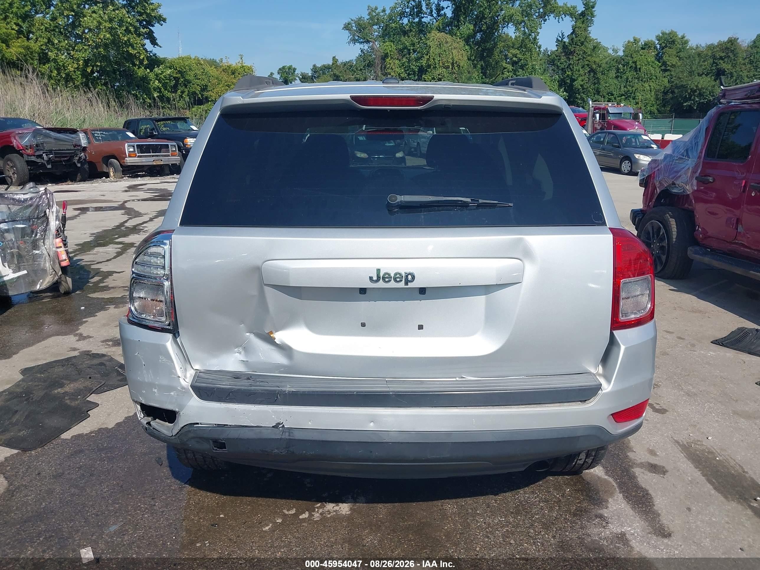 2012 Jeep Compass Sport Серебряный vin: 1C4NJCBA0CD620225