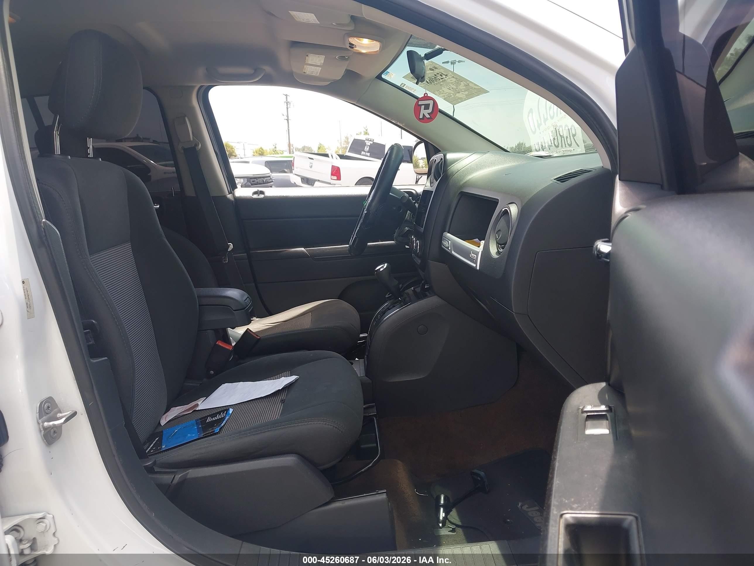 2014 Jeep Compass Sport White vin: 1C4NJCBA0ED772203