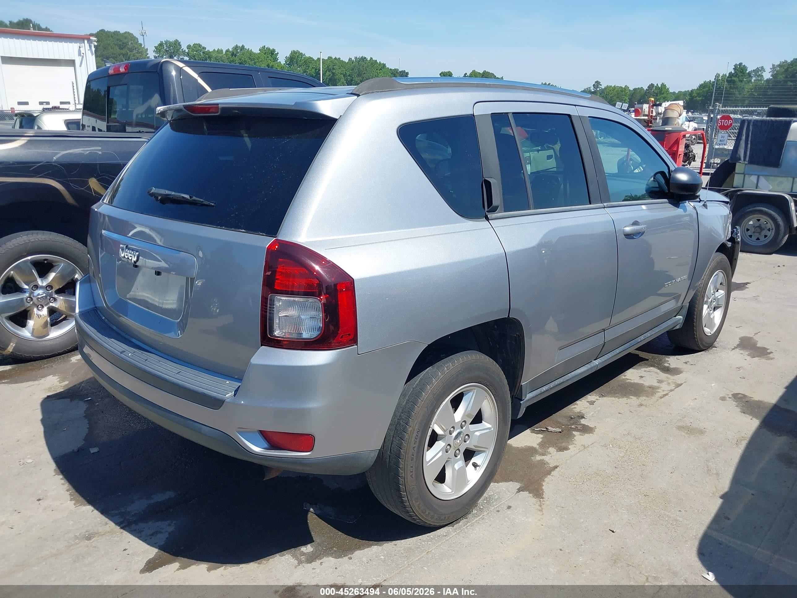 2014 Jeep Compass Sport Серебряный vin: 1C4NJCBA0ED882832