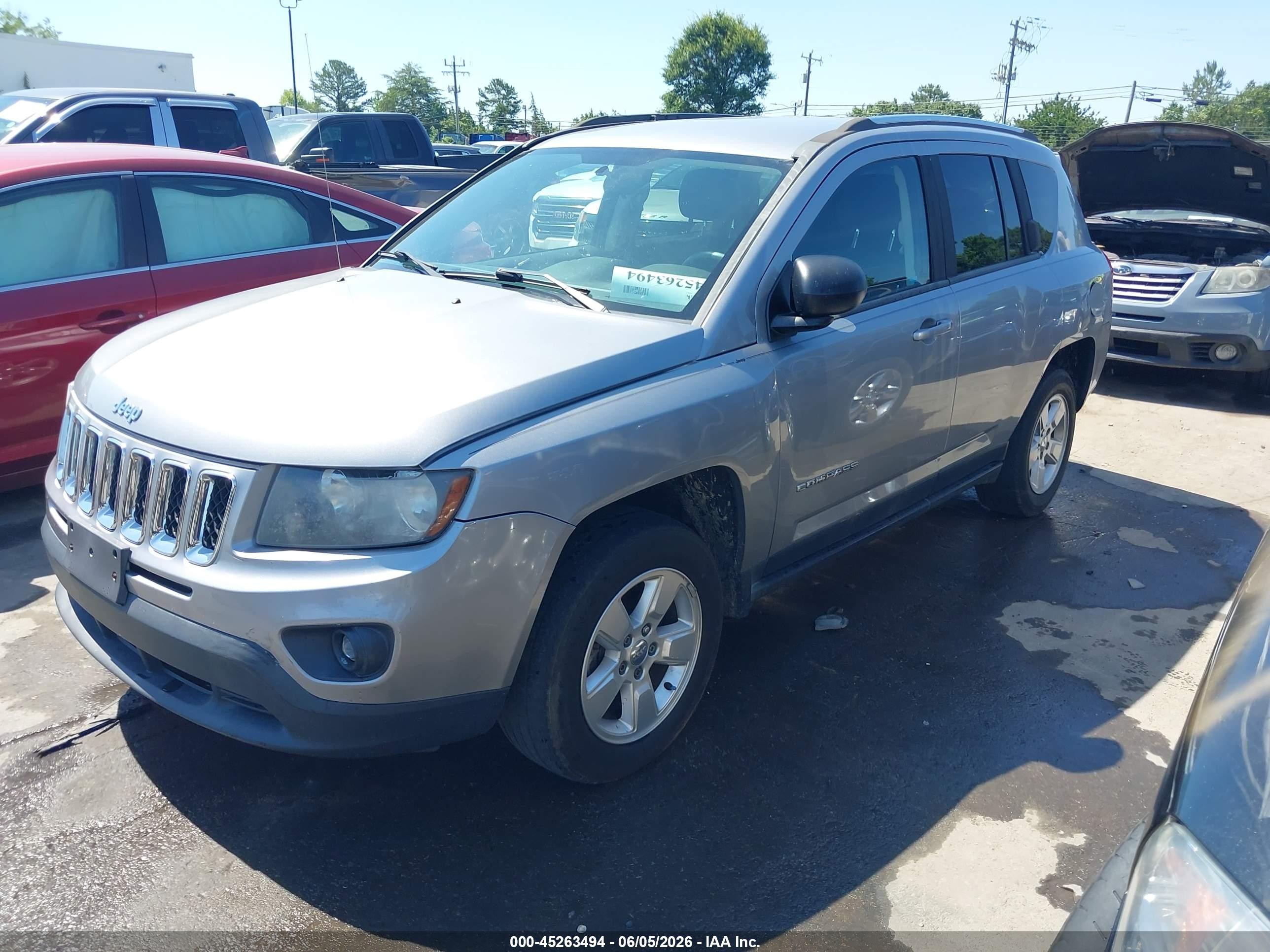 2014 Jeep Compass Sport Серебряный vin: 1C4NJCBA0ED882832