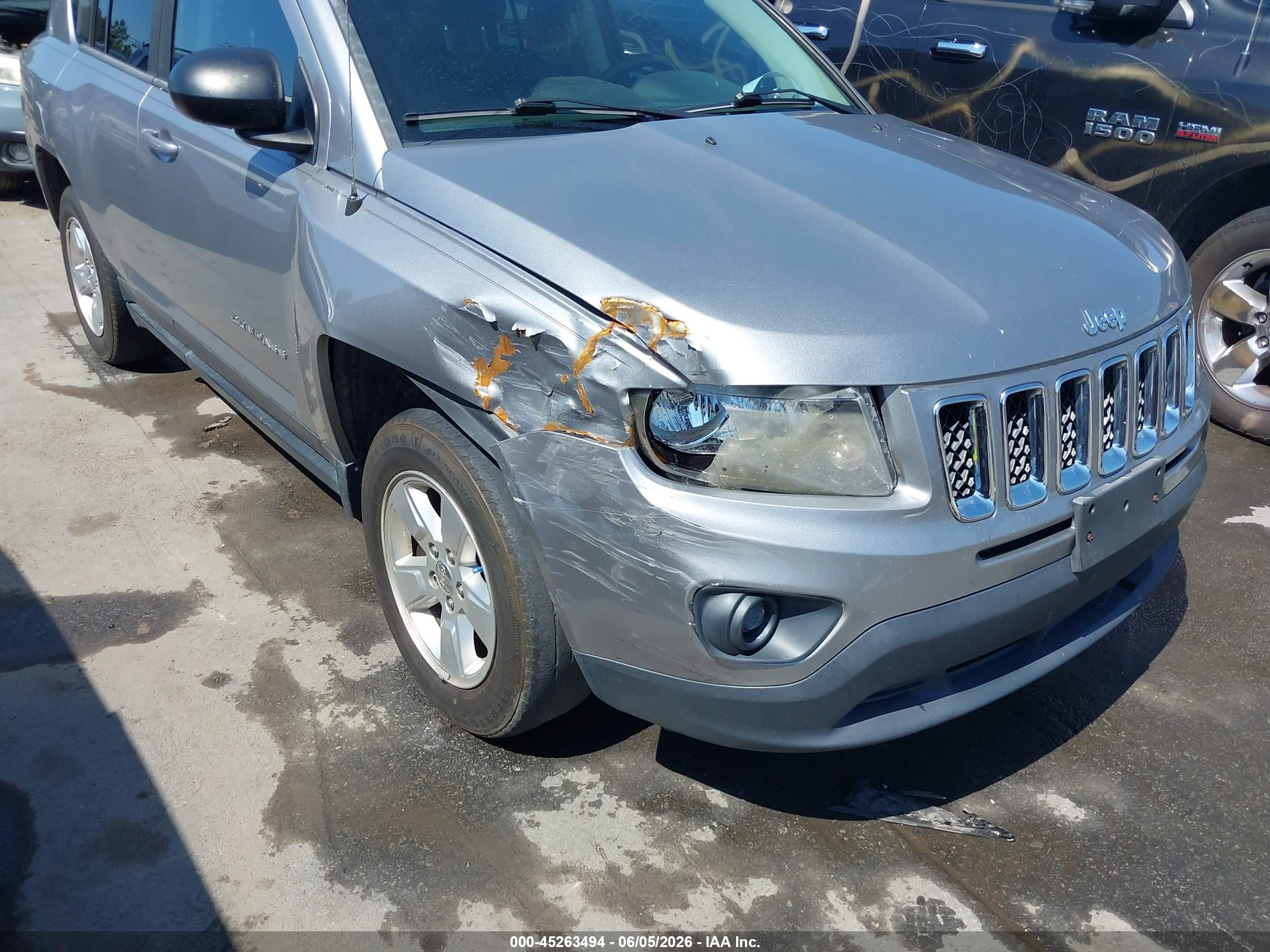 2014 Jeep Compass Sport Серебряный vin: 1C4NJCBA0ED882832