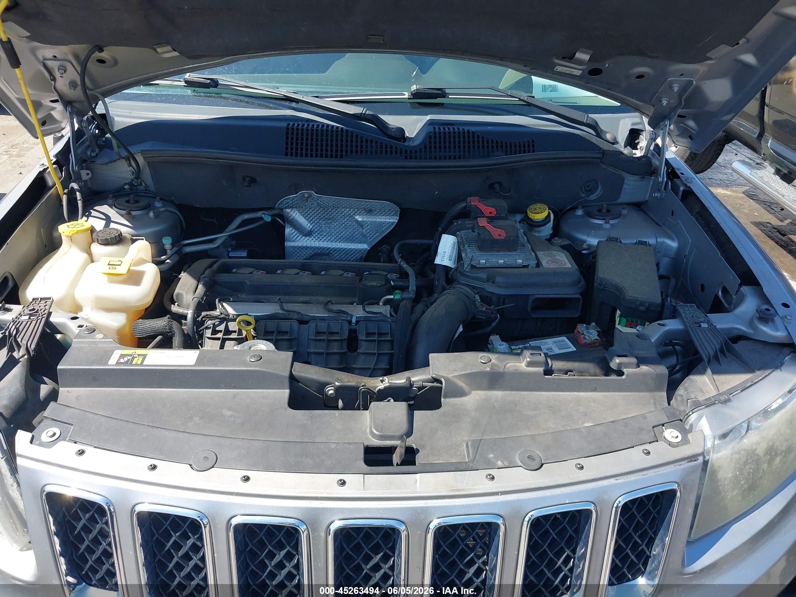 2014 Jeep Compass Sport Серебряный vin: 1C4NJCBA0ED882832