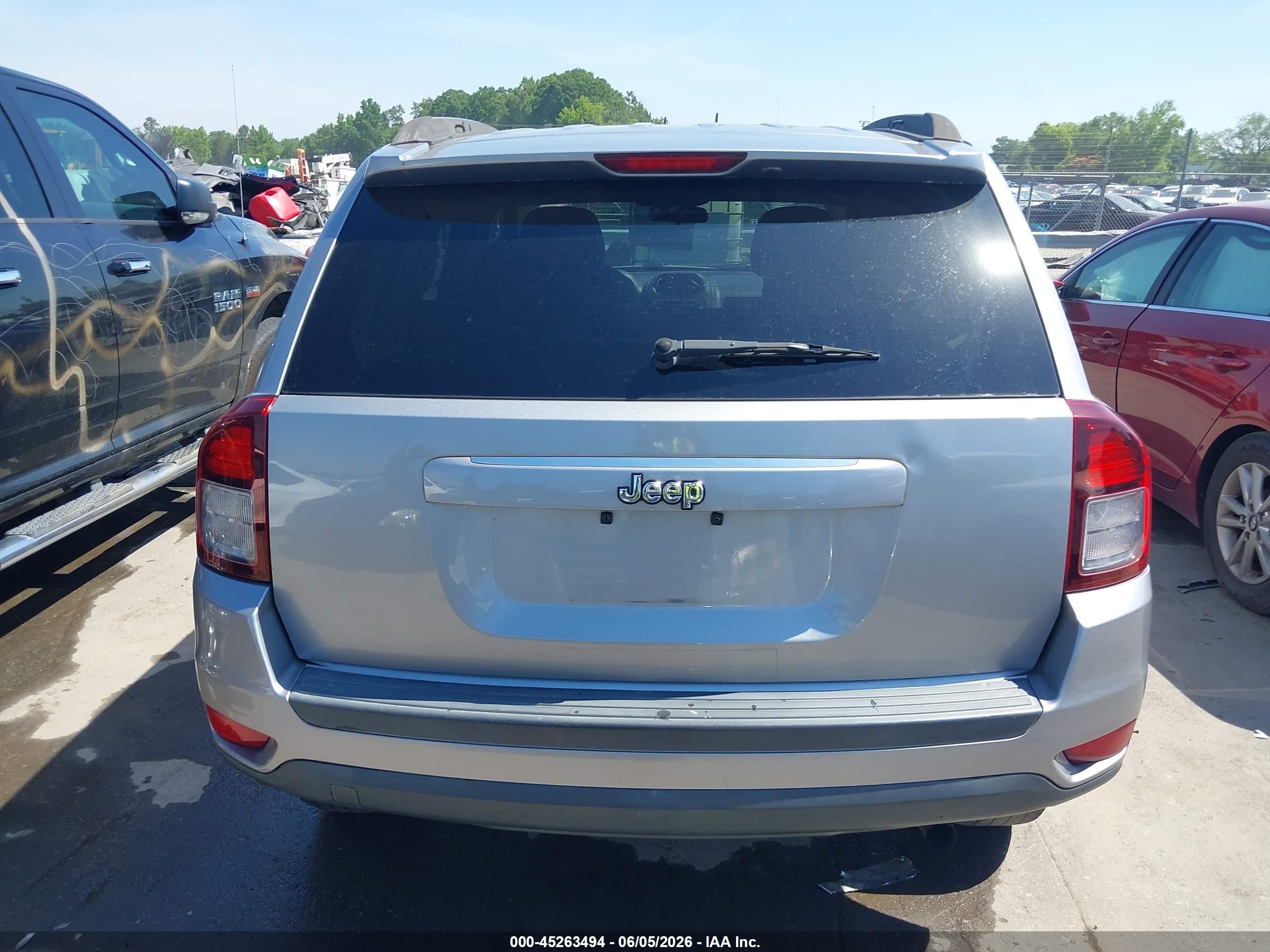 2014 Jeep Compass Sport Серебряный vin: 1C4NJCBA0ED882832