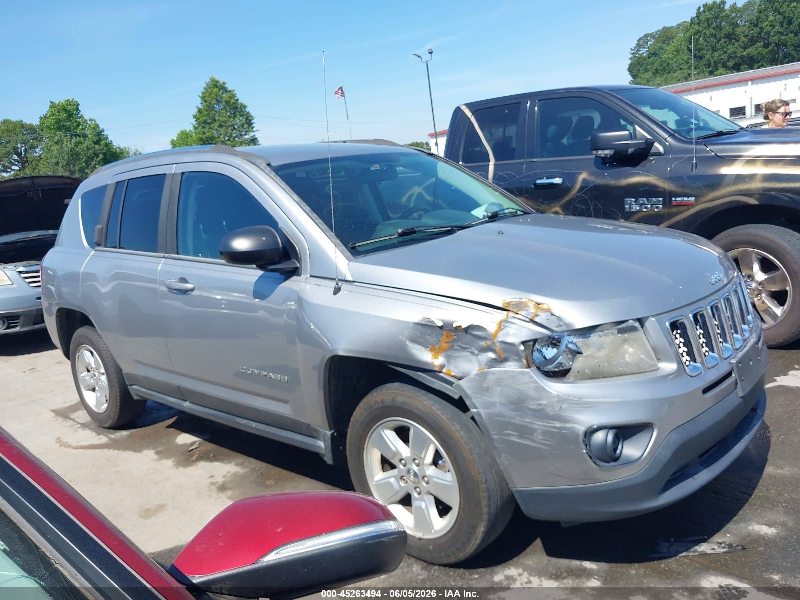 2014 Jeep Compass Sport Серебряный vin: 1C4NJCBA0ED882832