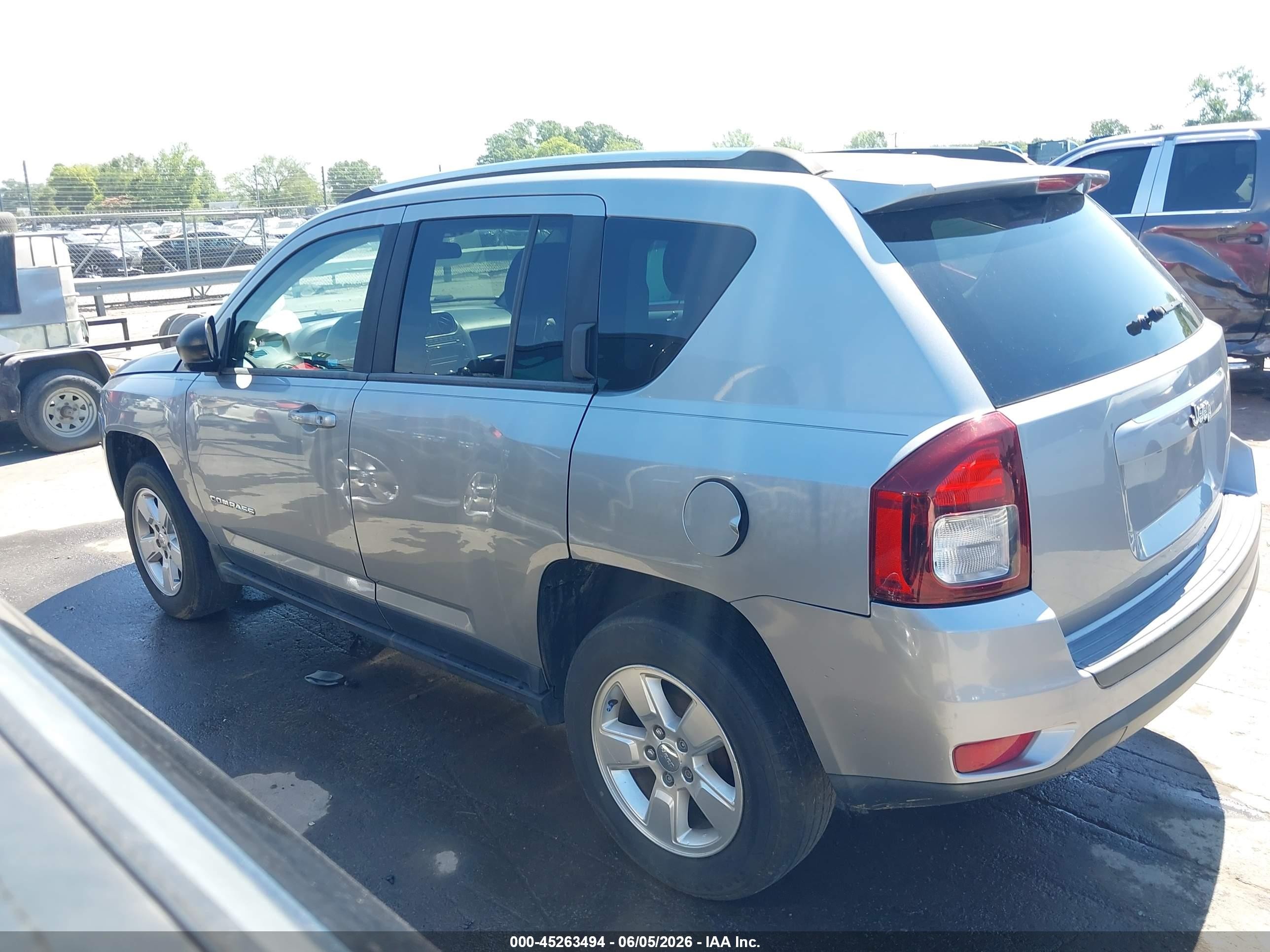 2014 Jeep Compass Sport Серебряный vin: 1C4NJCBA0ED882832