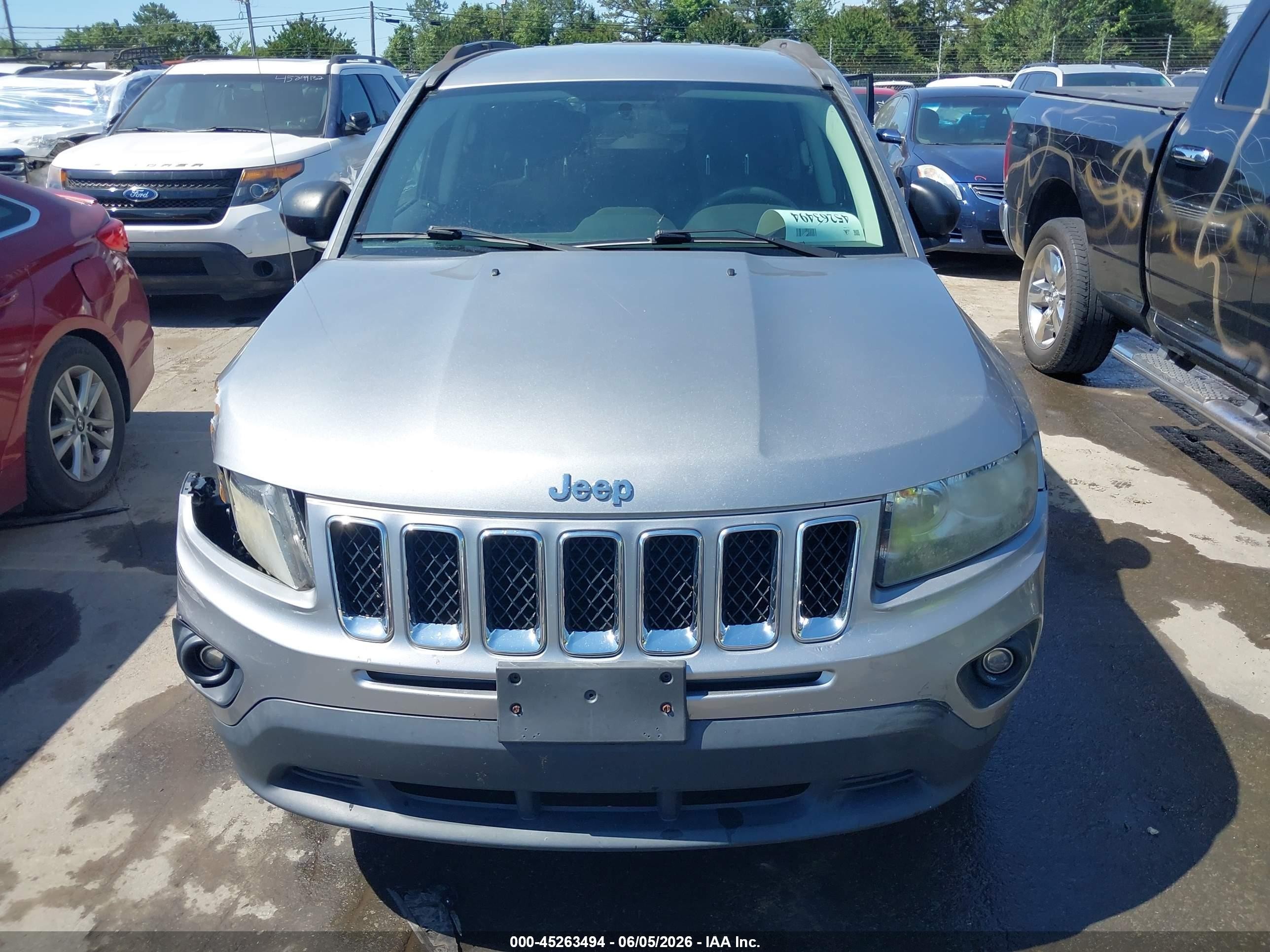 2014 Jeep Compass Sport Серебряный vin: 1C4NJCBA0ED882832