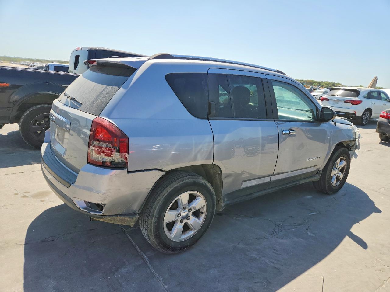 2015 Jeep Compass Sport Silver vin: 1C4NJCBA0FD219178