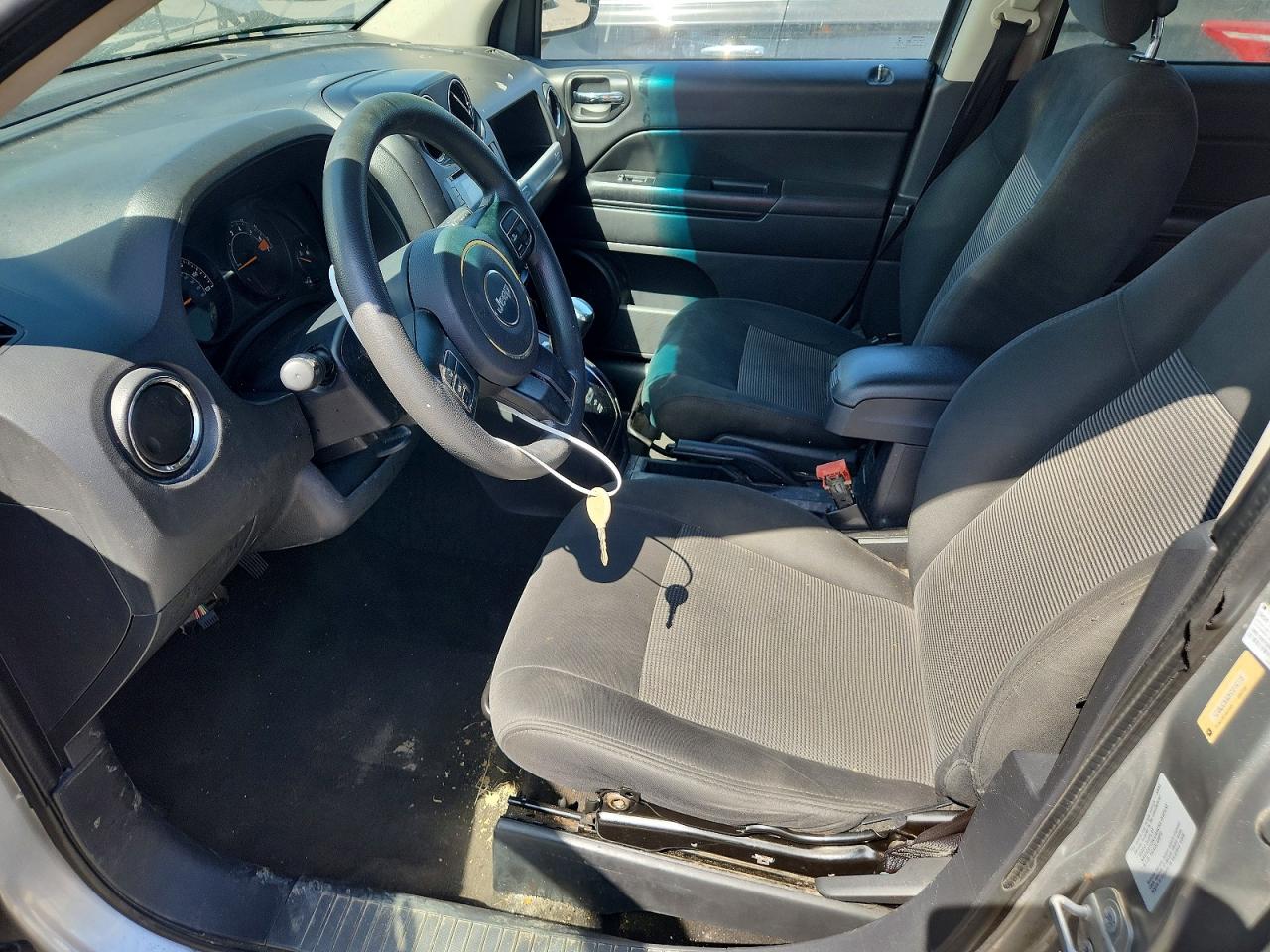 2015 Jeep Compass Sport Silver vin: 1C4NJCBA0FD219178