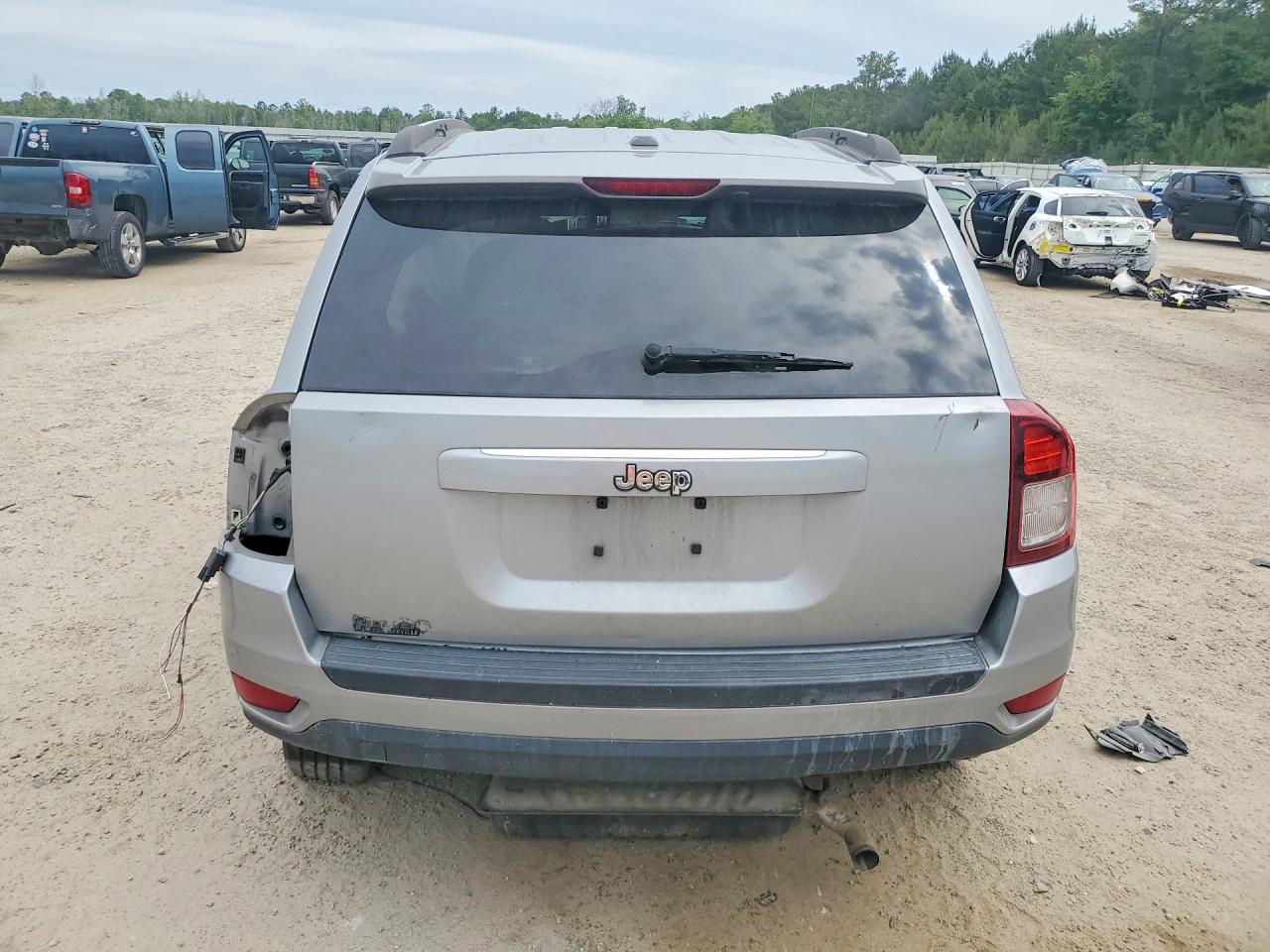 2016 Jeep Compass Sport Silver vin: 1C4NJCBA0GD743545